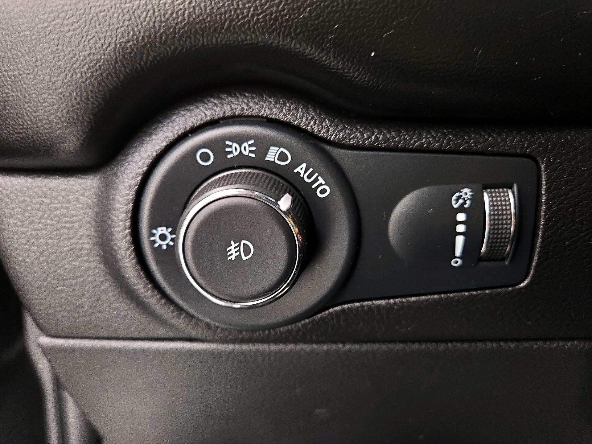 Thumbnail: 2022 Dodge Durango - 13