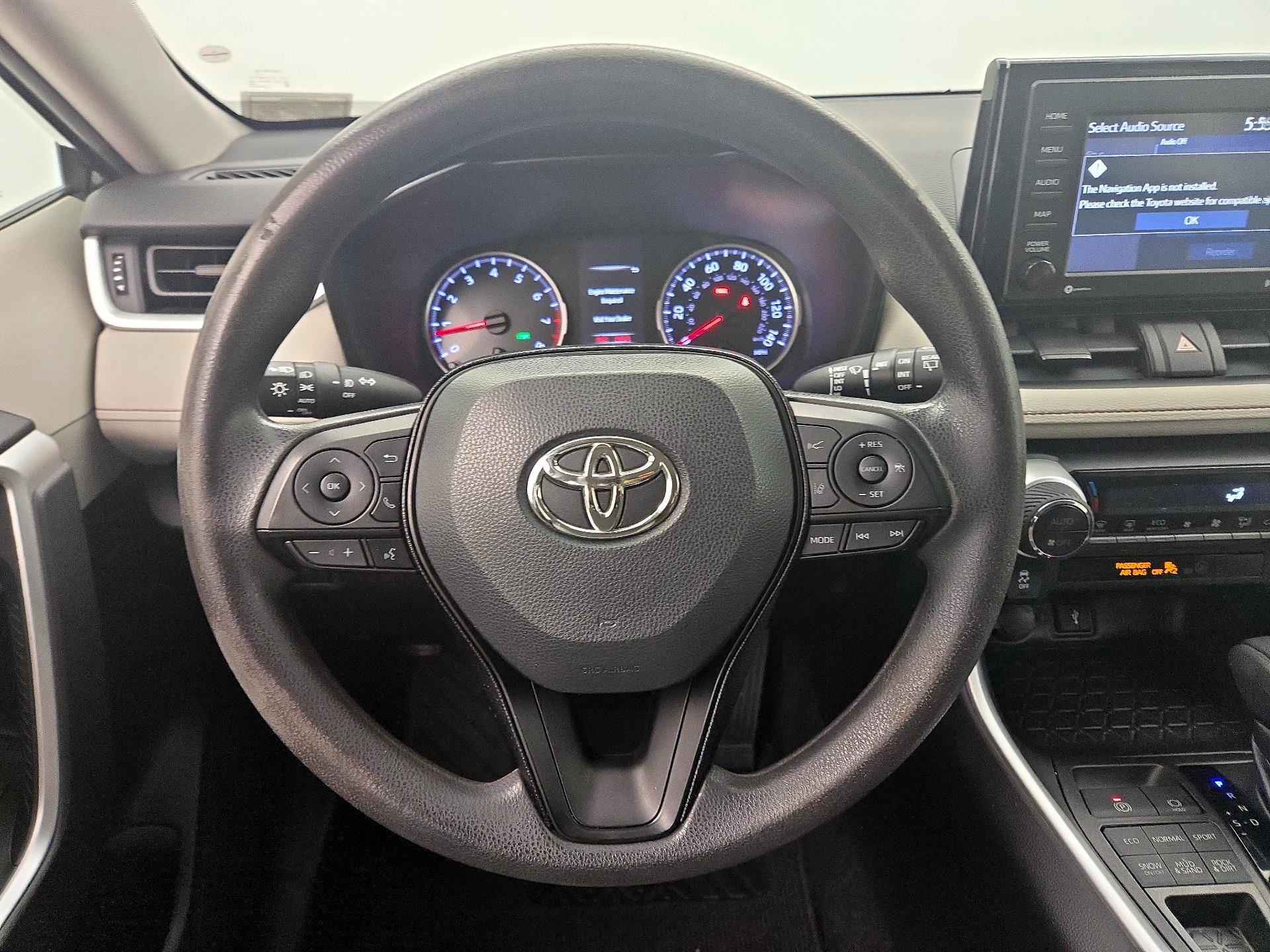 Thumbnail: 2020 Toyota RAV4 - 10