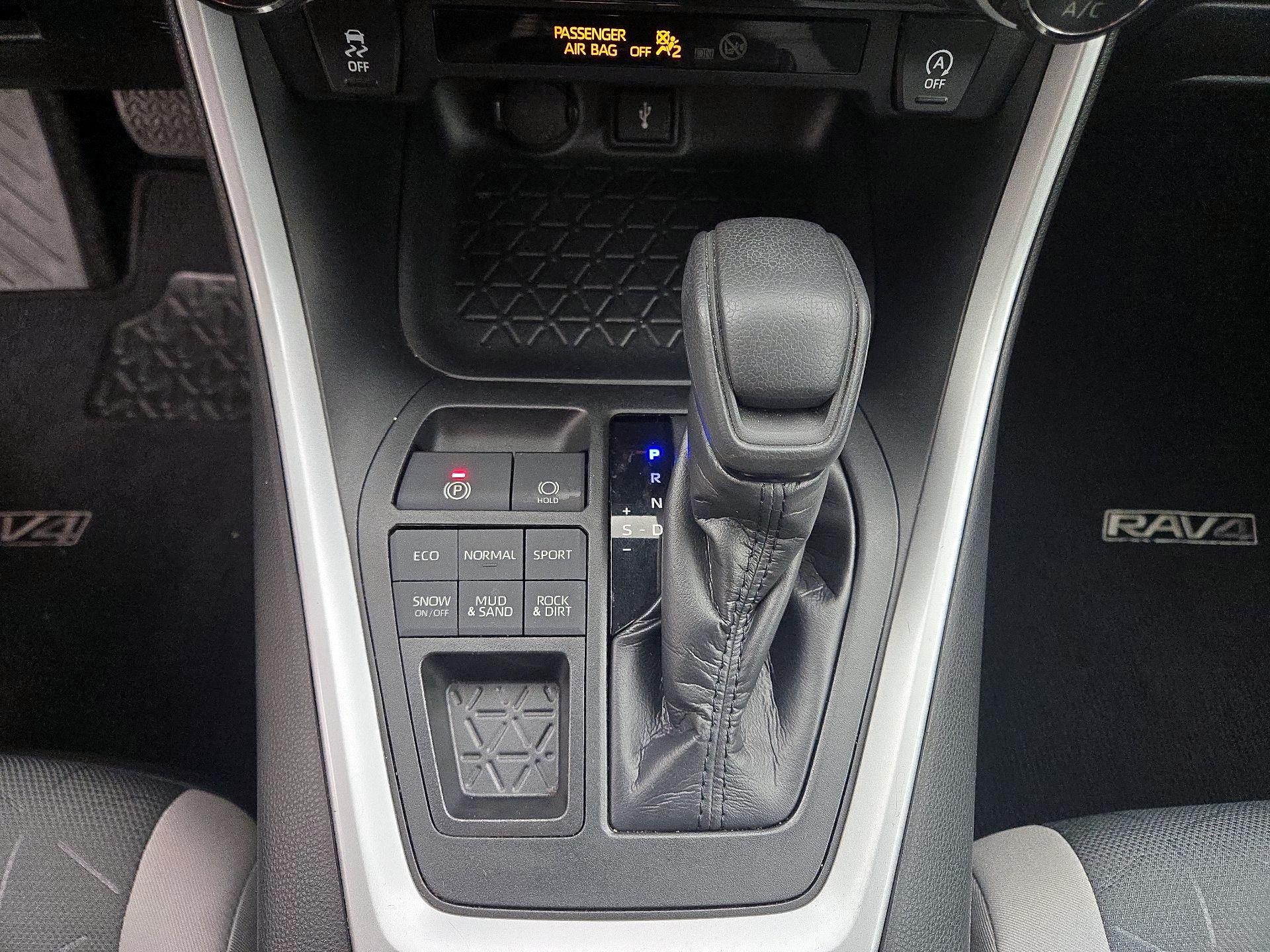 Thumbnail: 2020 Toyota RAV4 - 18