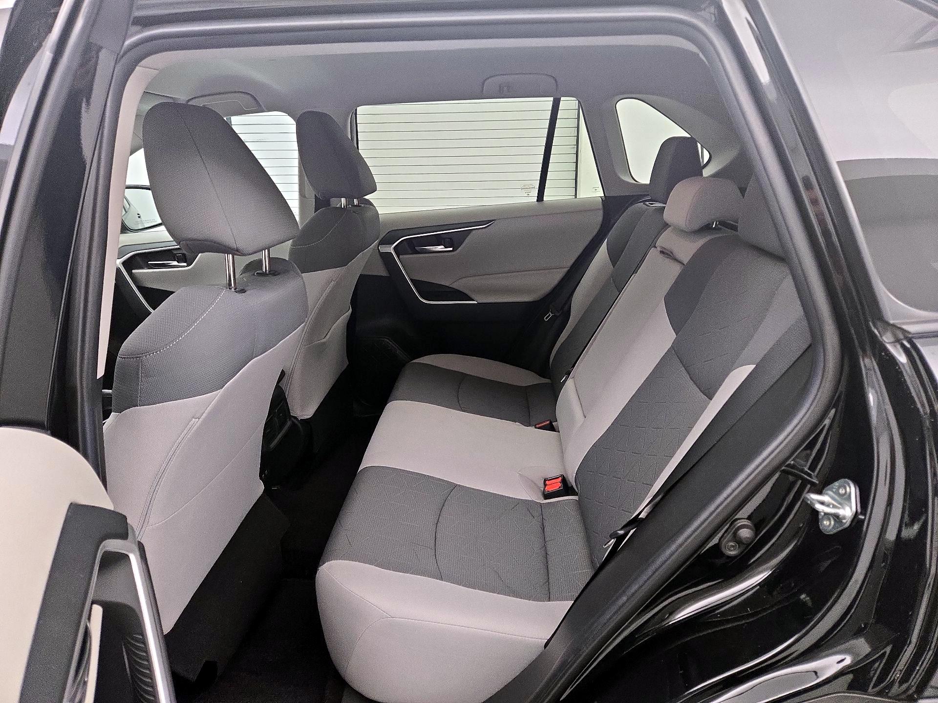 Thumbnail: 2020 Toyota RAV4 - 20