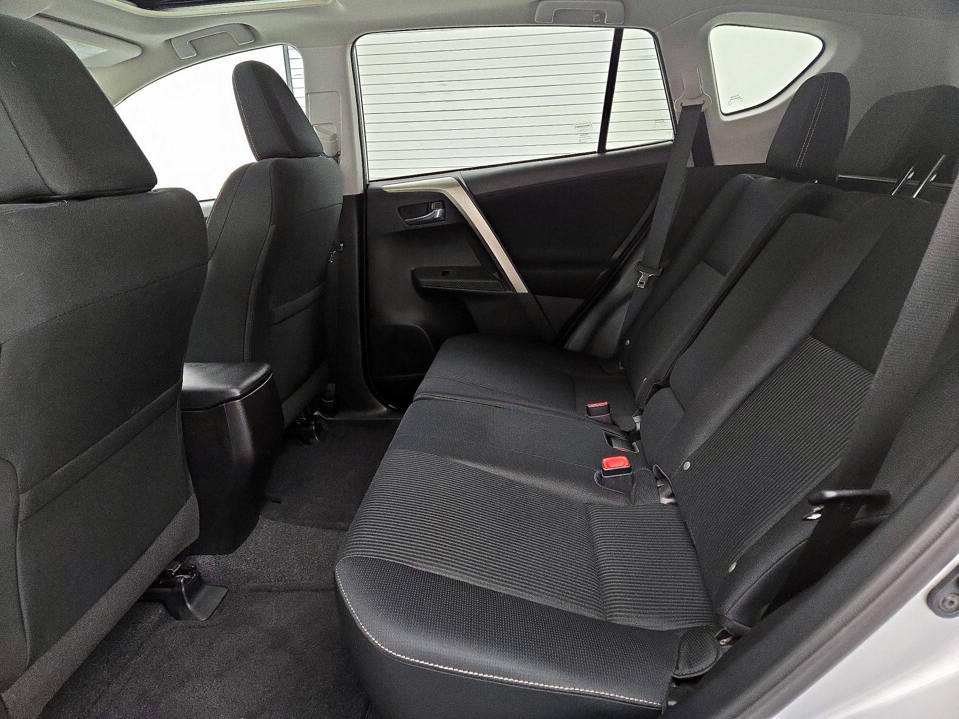 Thumbnail: 2015 Toyota RAV4 - 20