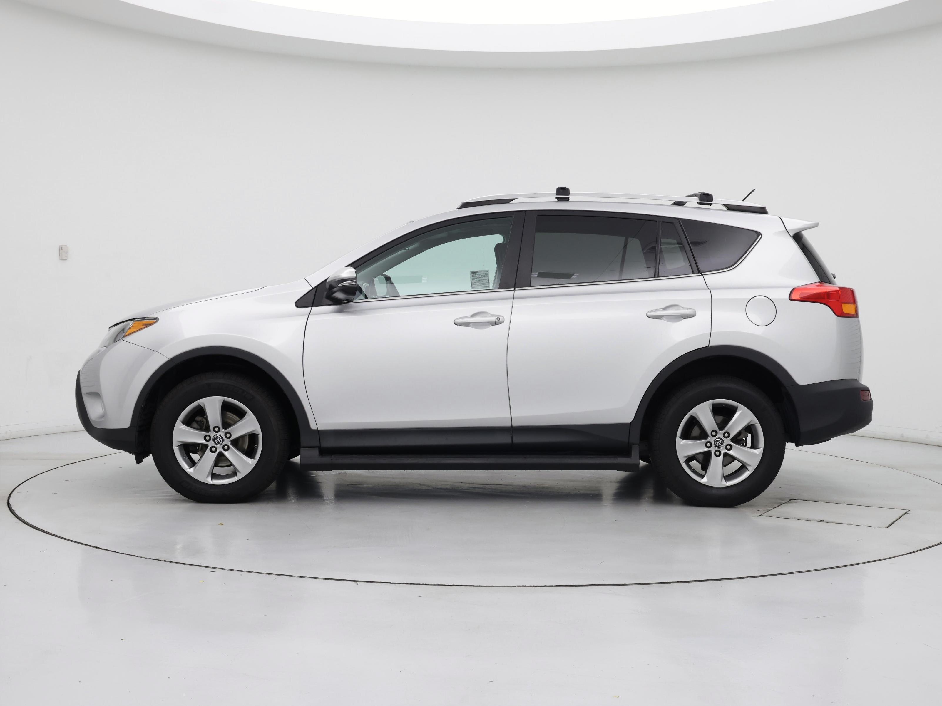 Thumbnail: 2015 Toyota RAV4 - 3