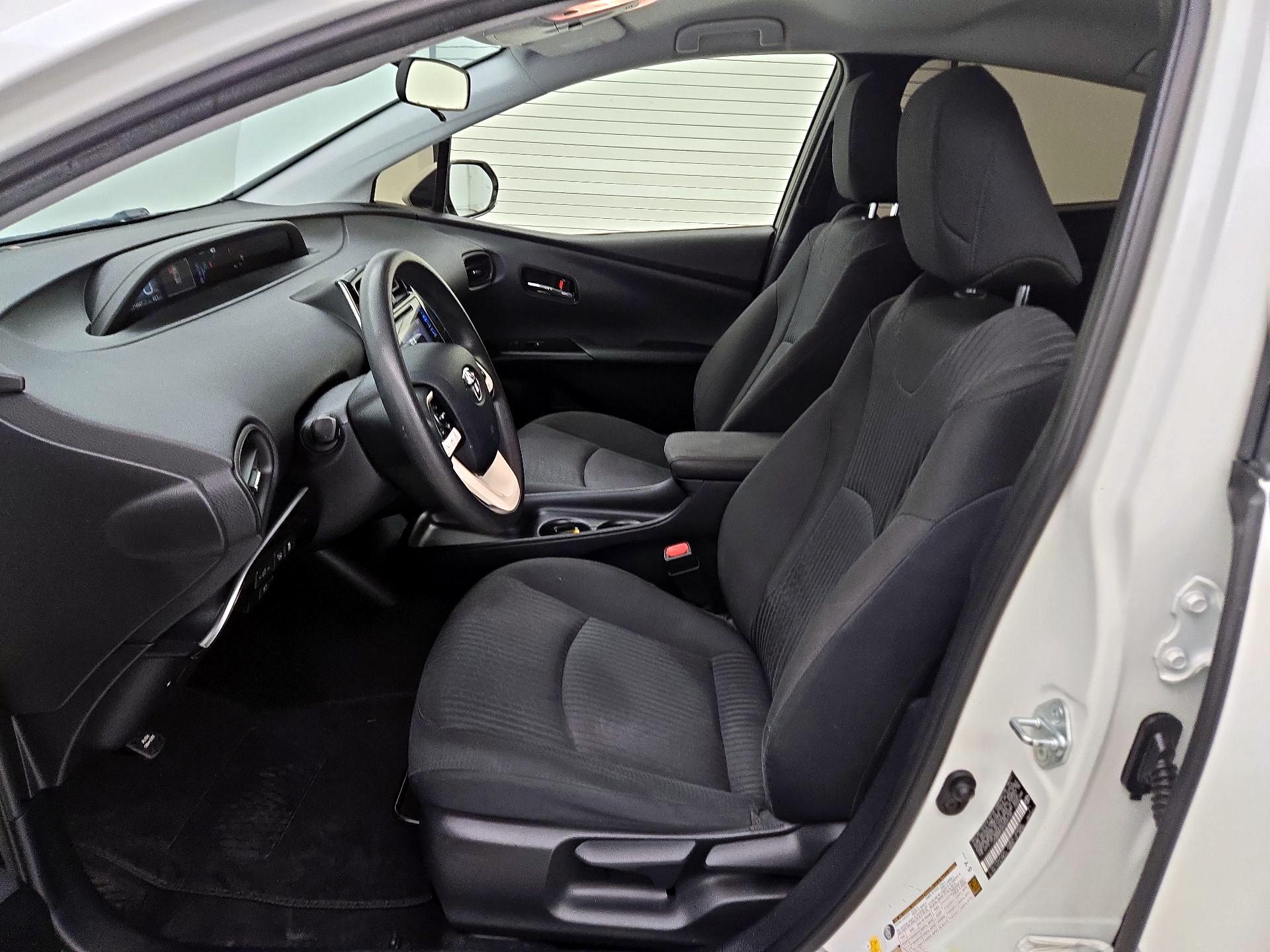 Thumbnail: 2017 Toyota Prius - 11