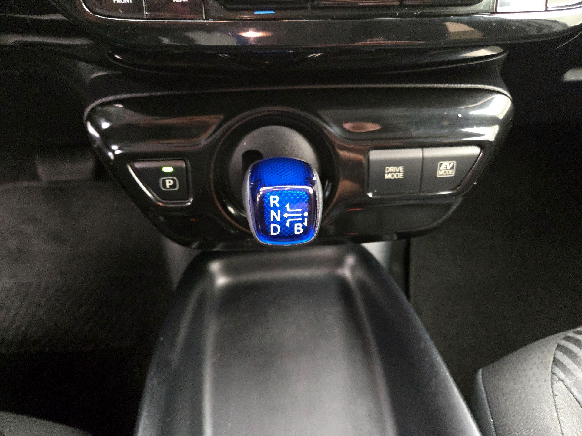 Thumbnail: 2017 Toyota Prius - 17