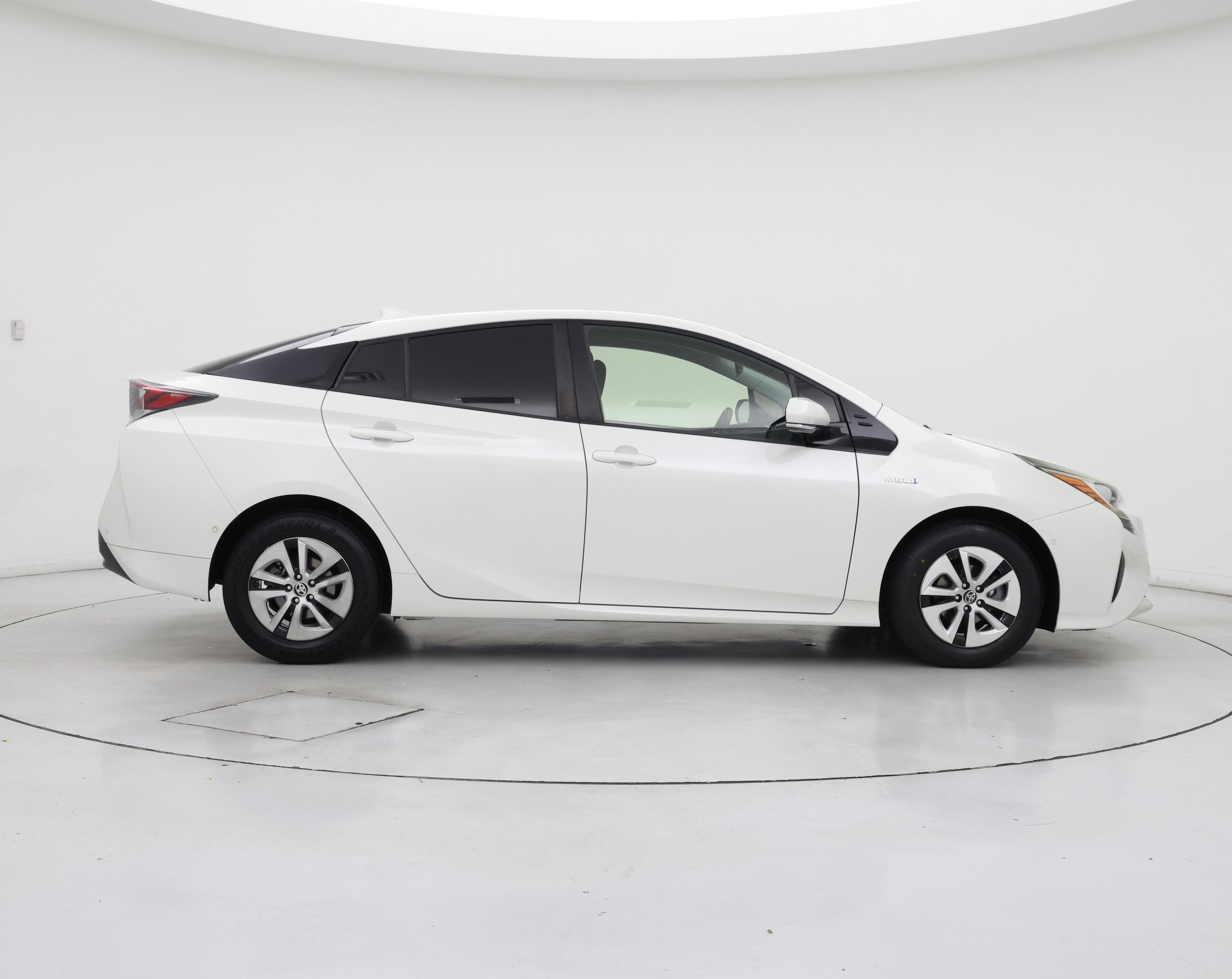Thumbnail: 2017 Toyota Prius - 7