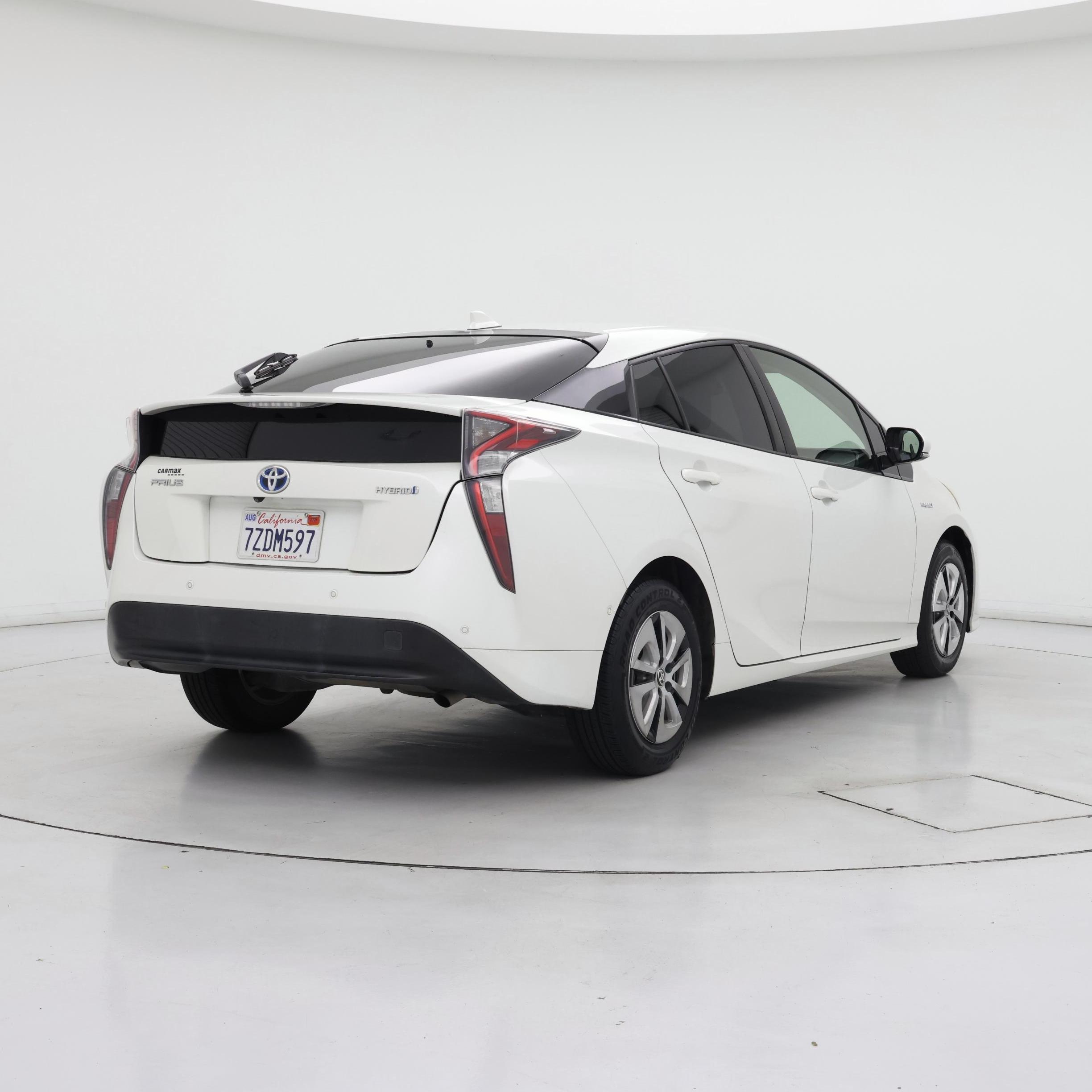 Thumbnail: 2017 Toyota Prius - 8