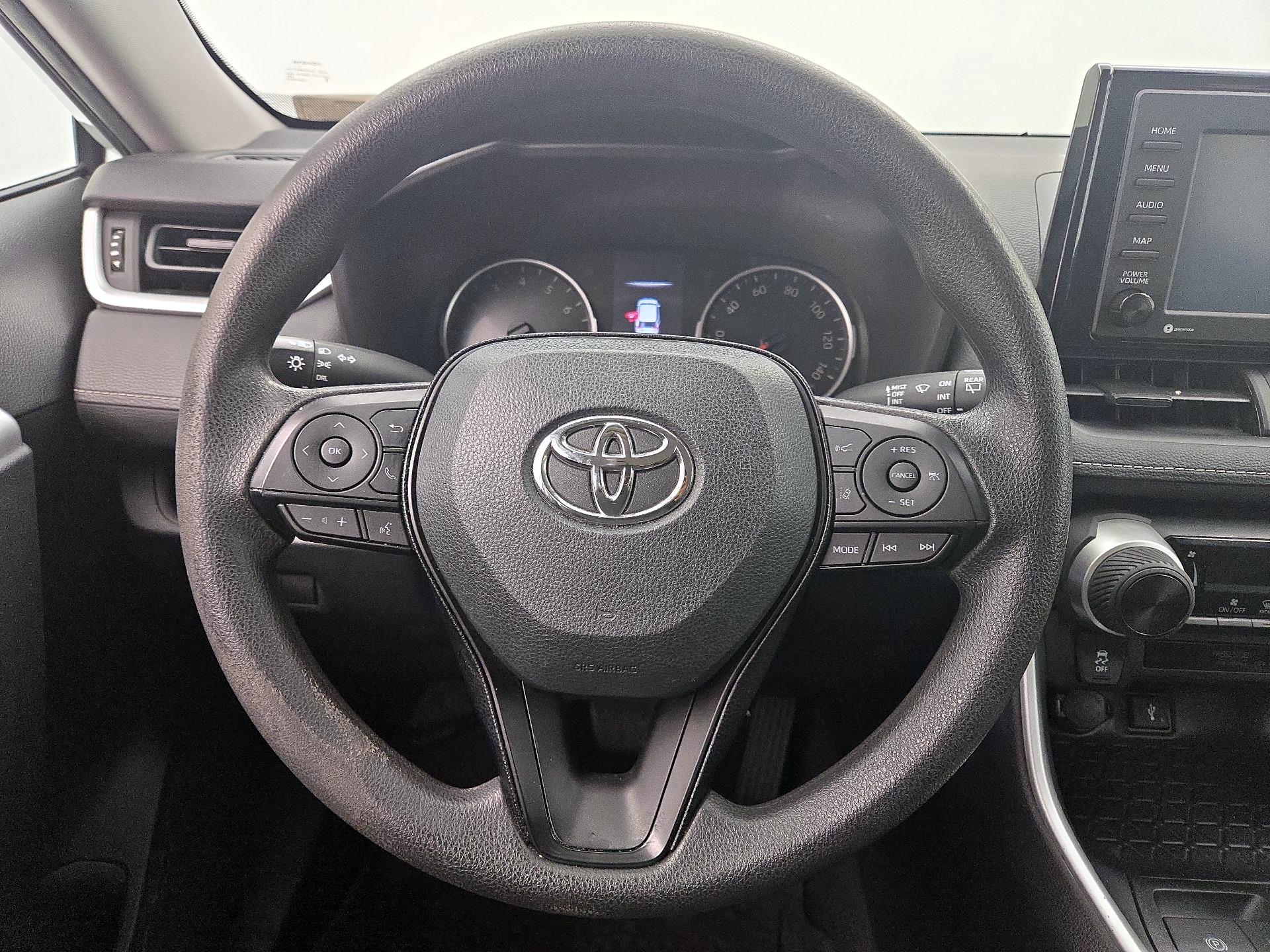 Thumbnail: 2020 Toyota RAV4 - 10