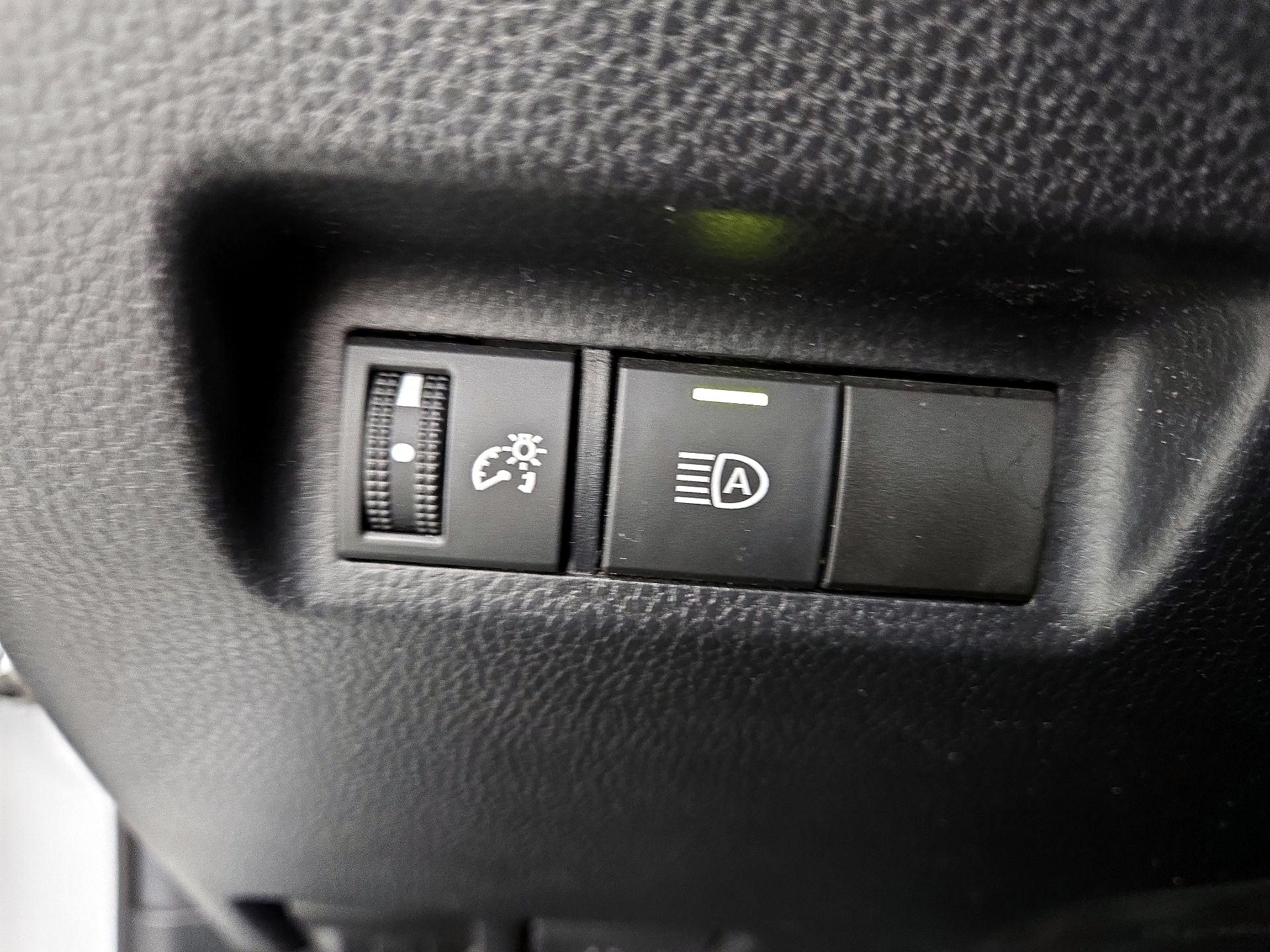 Thumbnail: 2020 Toyota RAV4 - 13