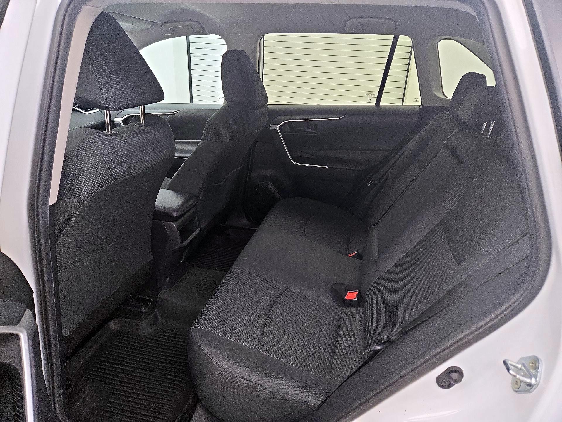 Thumbnail: 2020 Toyota RAV4 - 18