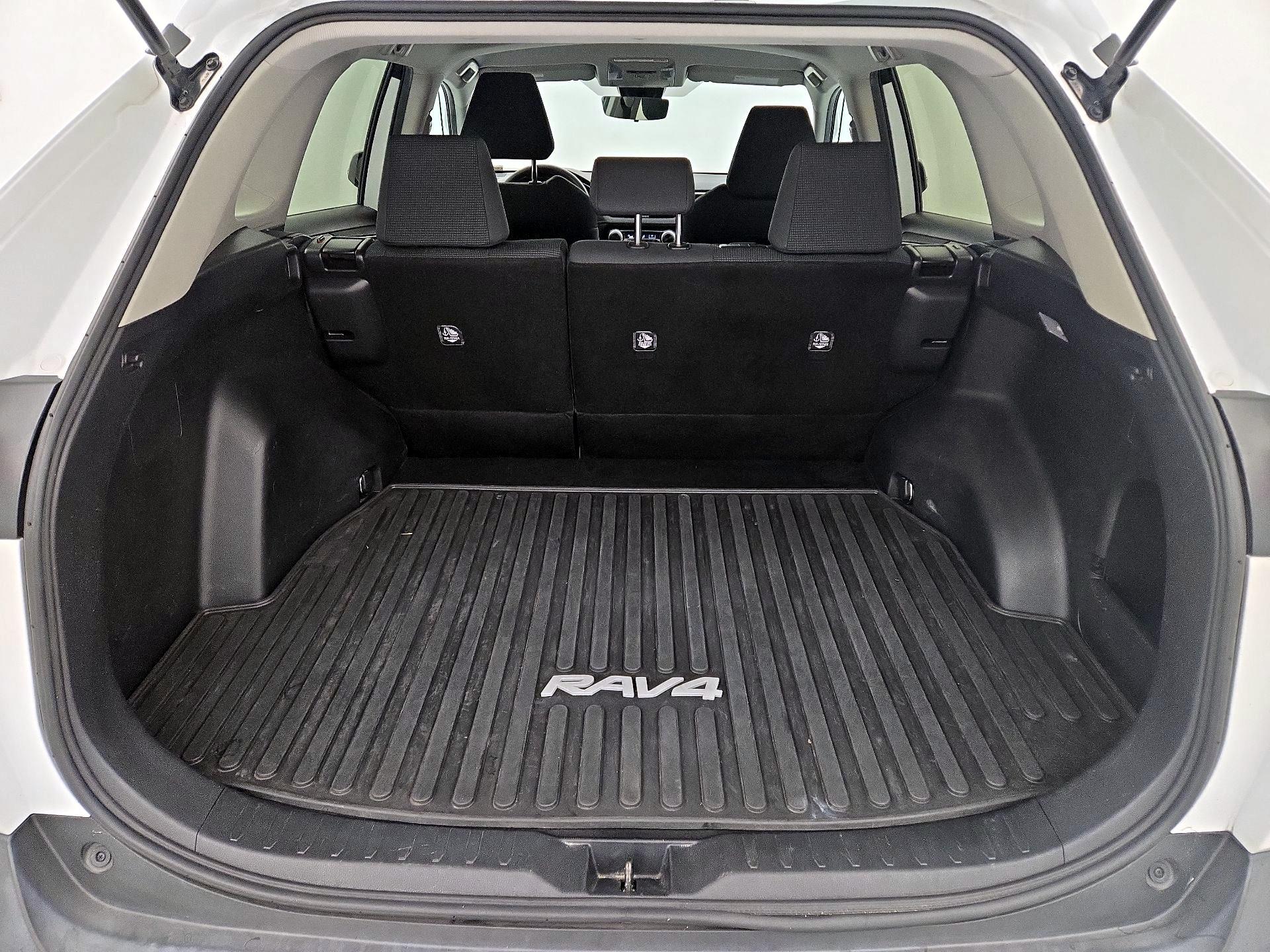 Thumbnail: 2020 Toyota RAV4 - 19