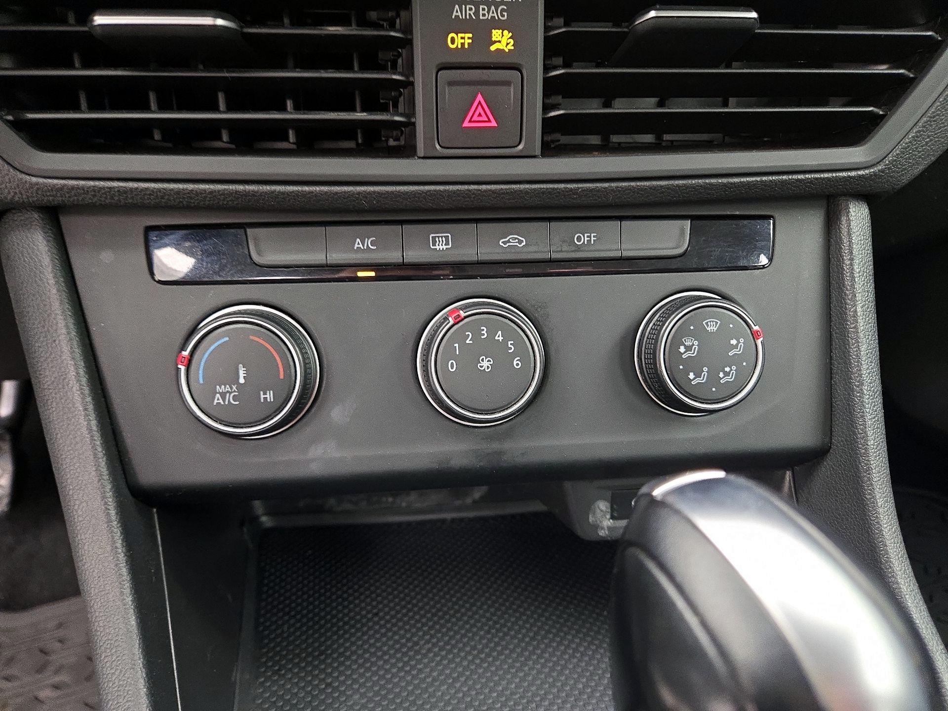 Thumbnail: 2020 Volkswagen Jetta - 16