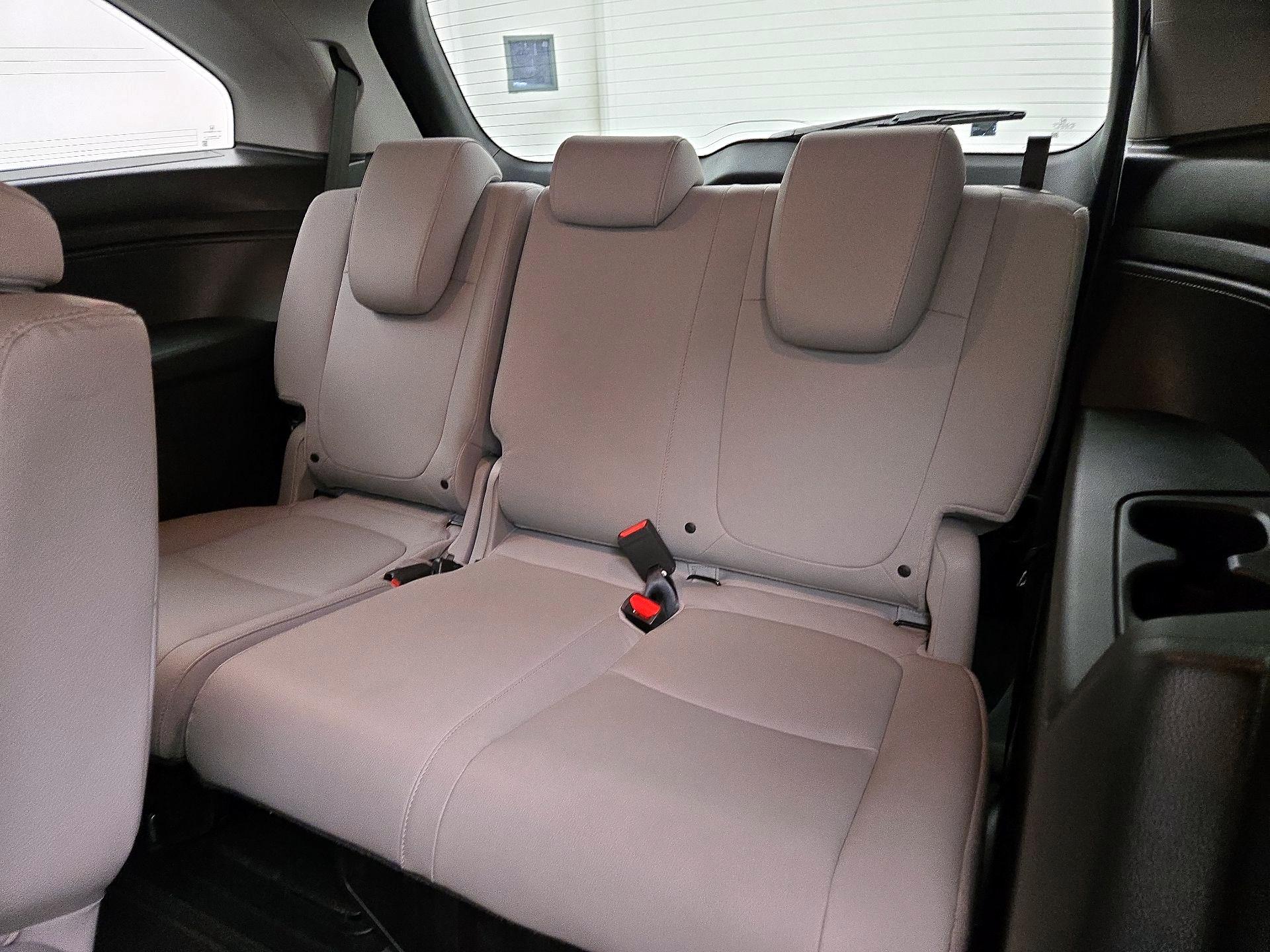 Thumbnail: 2018 Honda Odyssey - 20