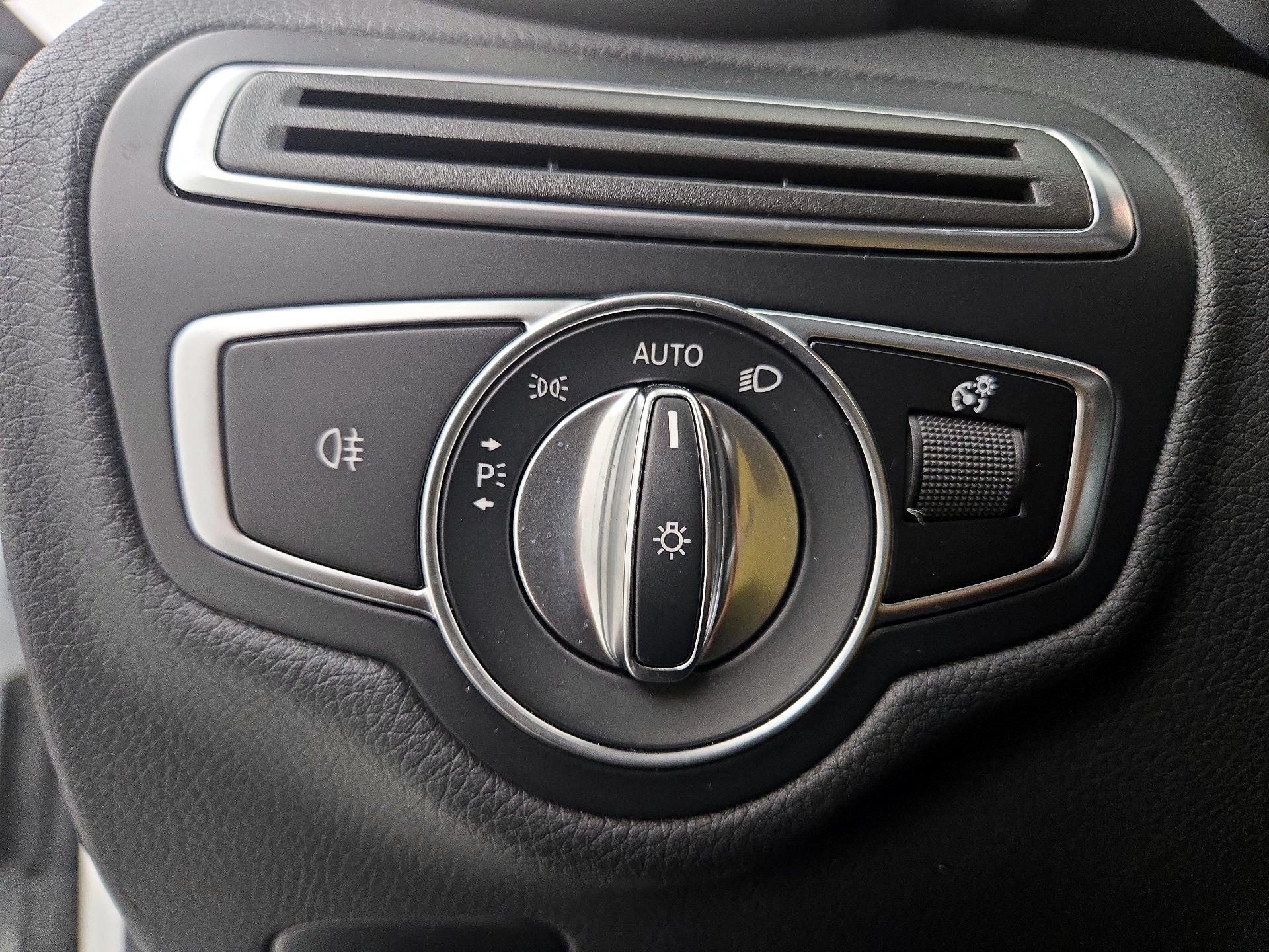 Thumbnail: 2022 Mercedes-Benz C-Class - 13