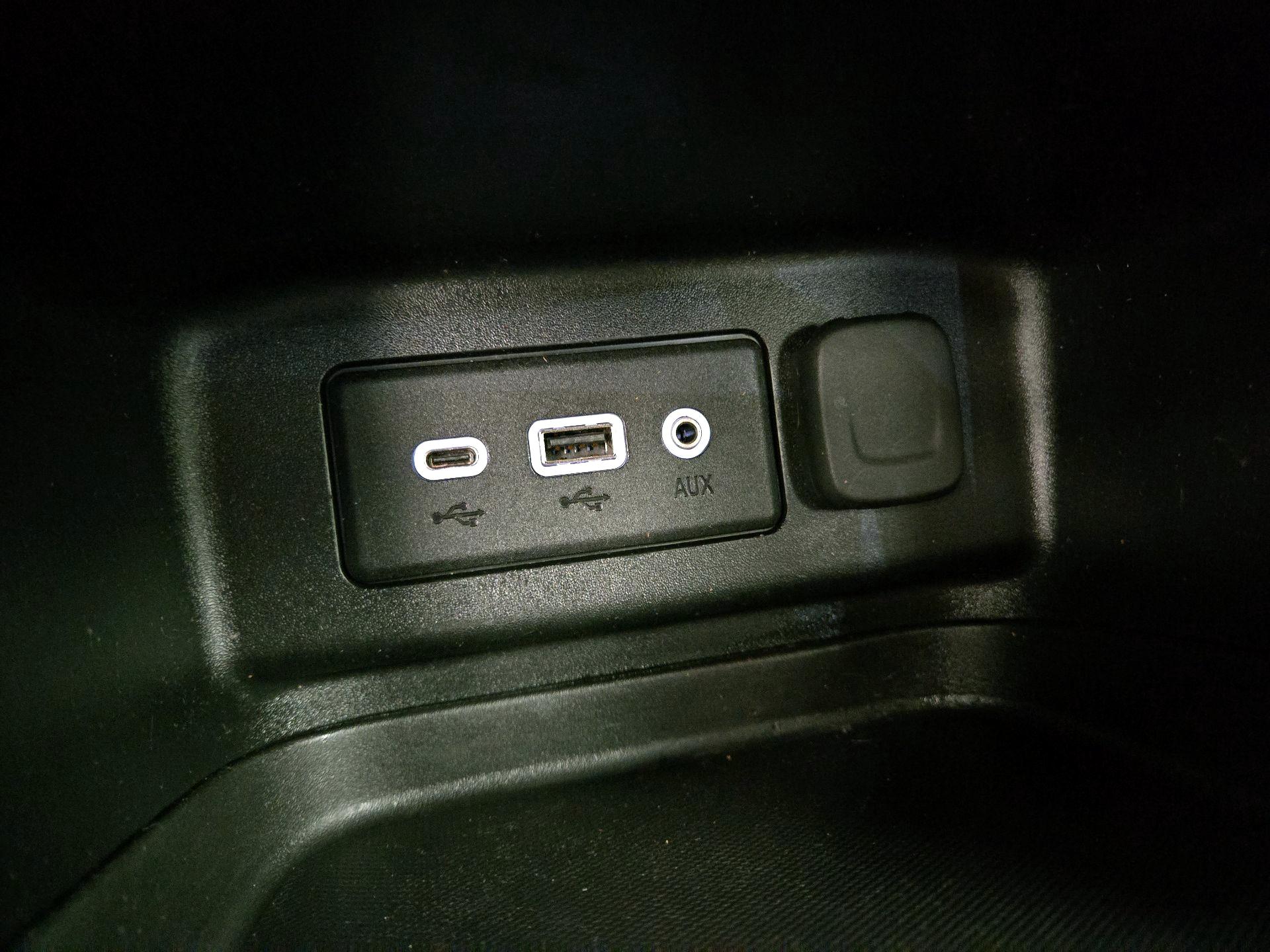 Thumbnail: 2020 Chevrolet Equinox - 18