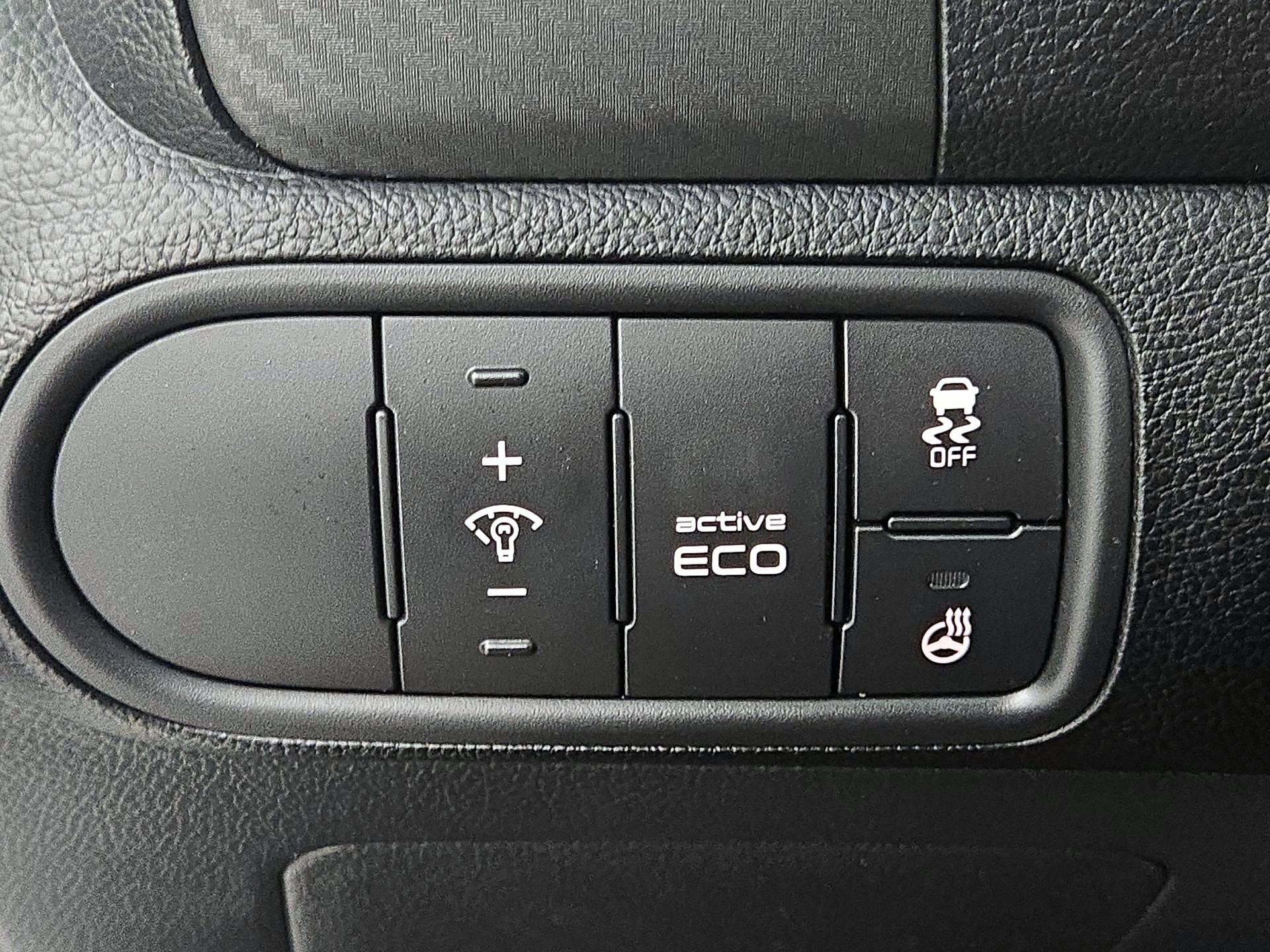 Thumbnail: 2016 Kia Forte - 13