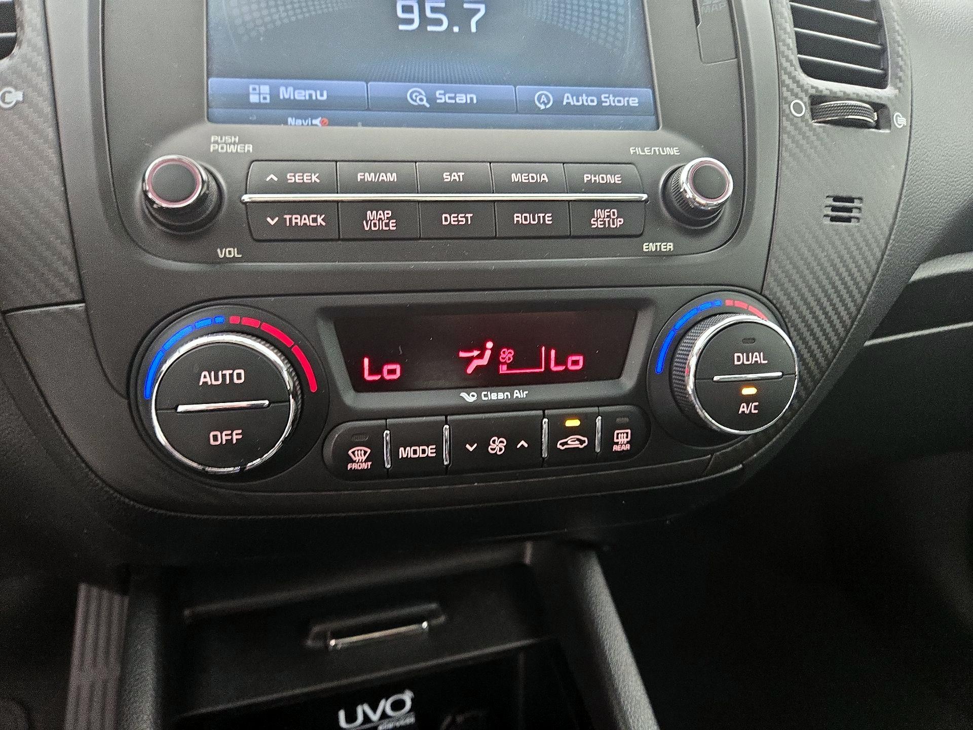 Thumbnail: 2016 Kia Forte - 16