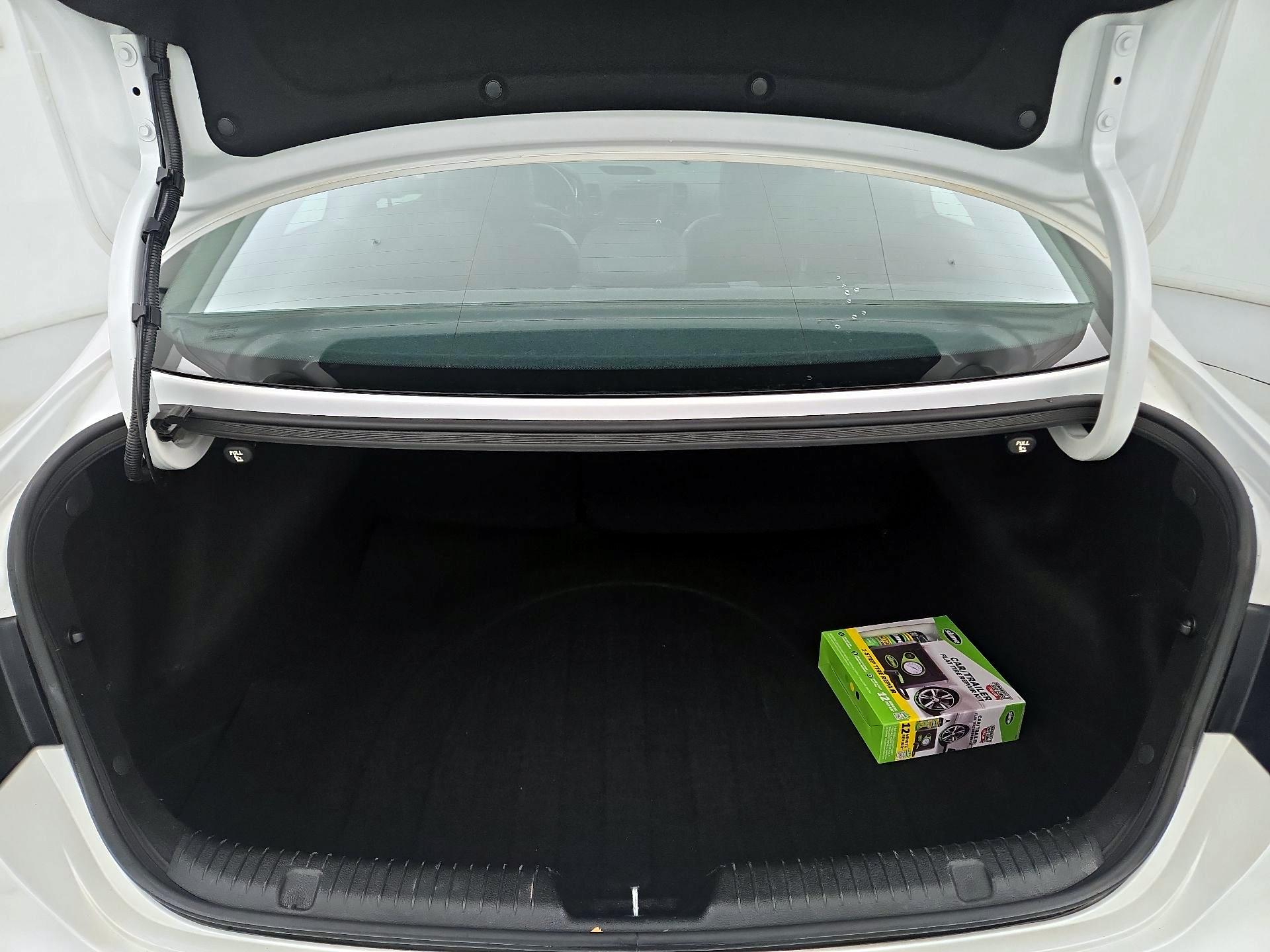 Thumbnail: 2016 Kia Forte - 20