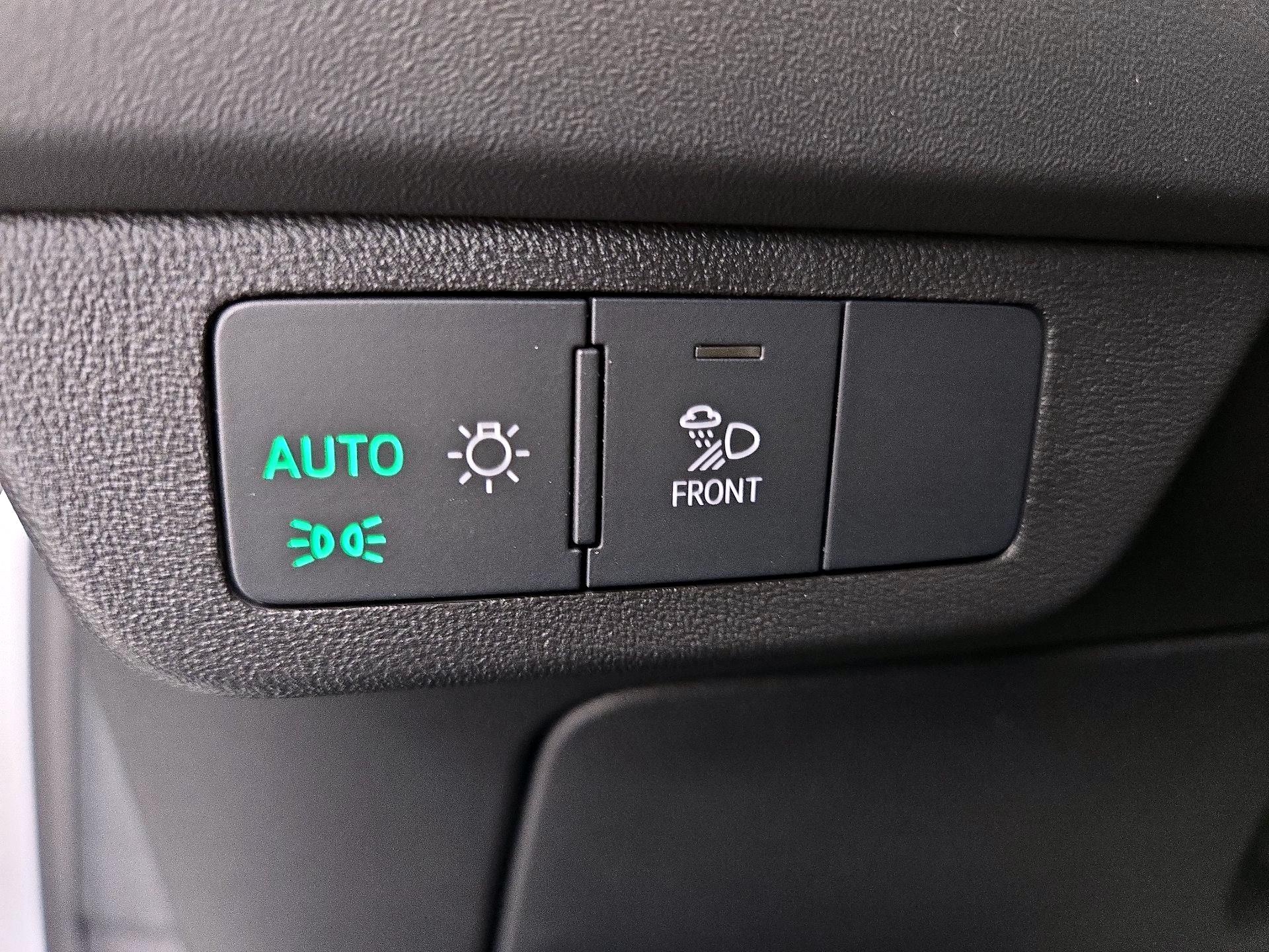 Thumbnail: 2023 Audi Q4 e-tron - 13