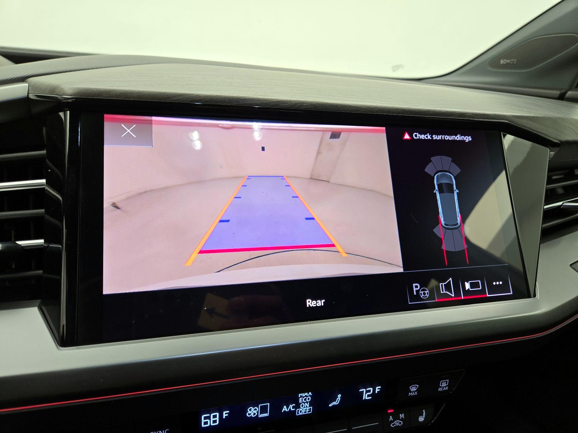 Thumbnail: 2023 Audi Q4 e-tron - 15