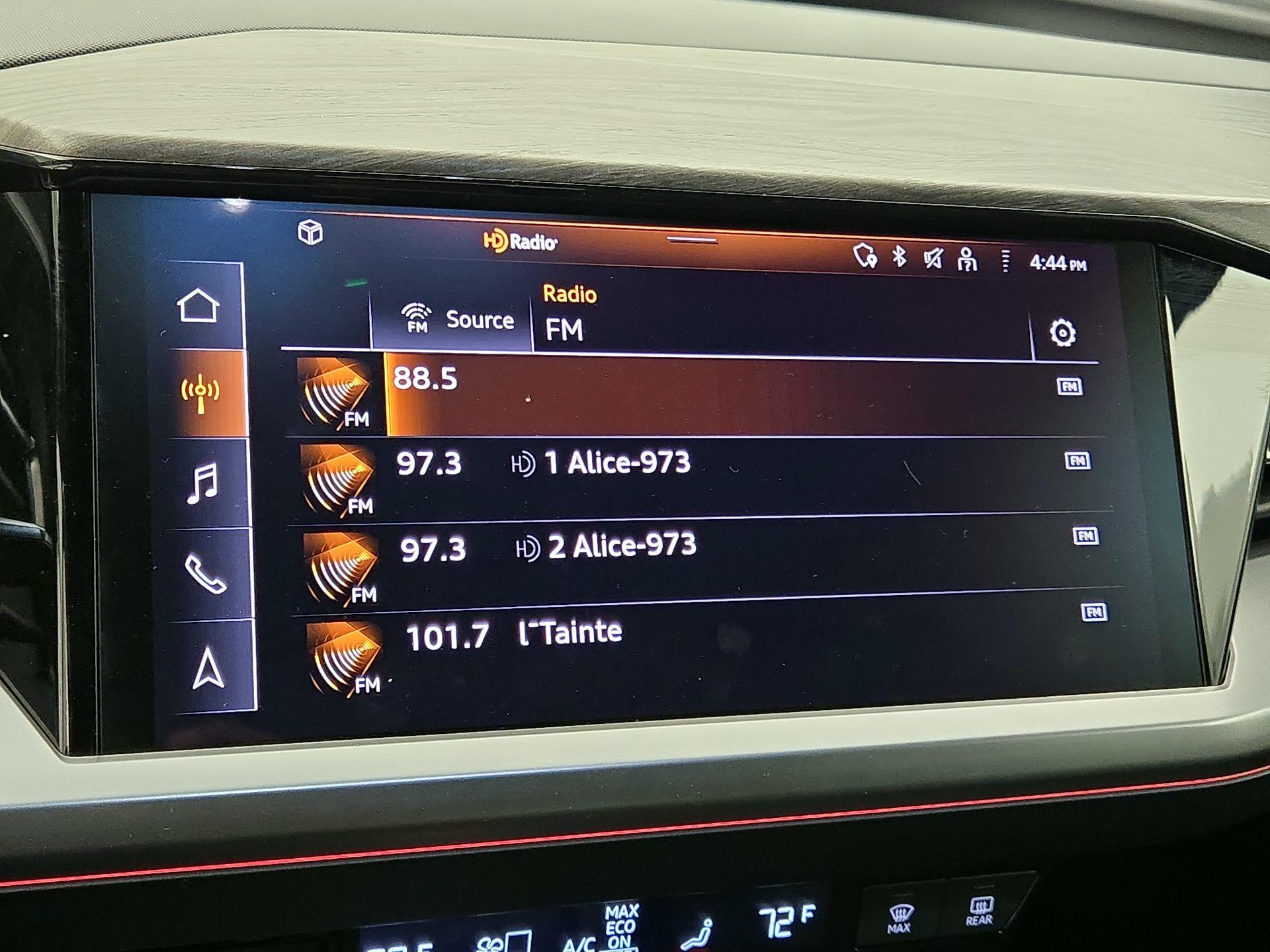 Thumbnail: 2023 Audi Q4 e-tron - 16