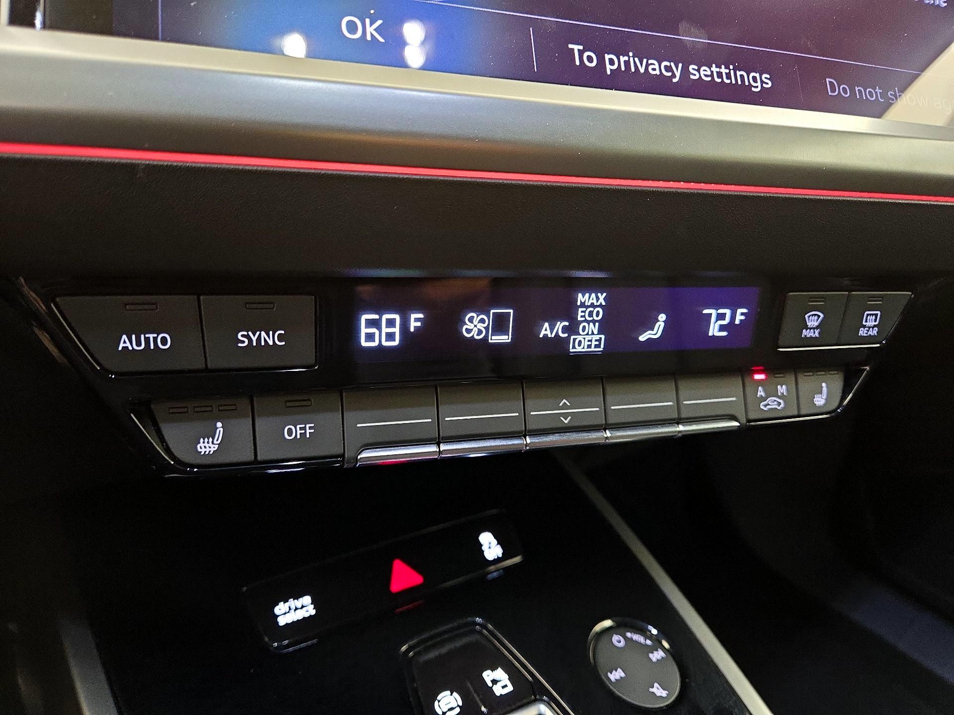 Thumbnail: 2023 Audi Q4 e-tron - 17