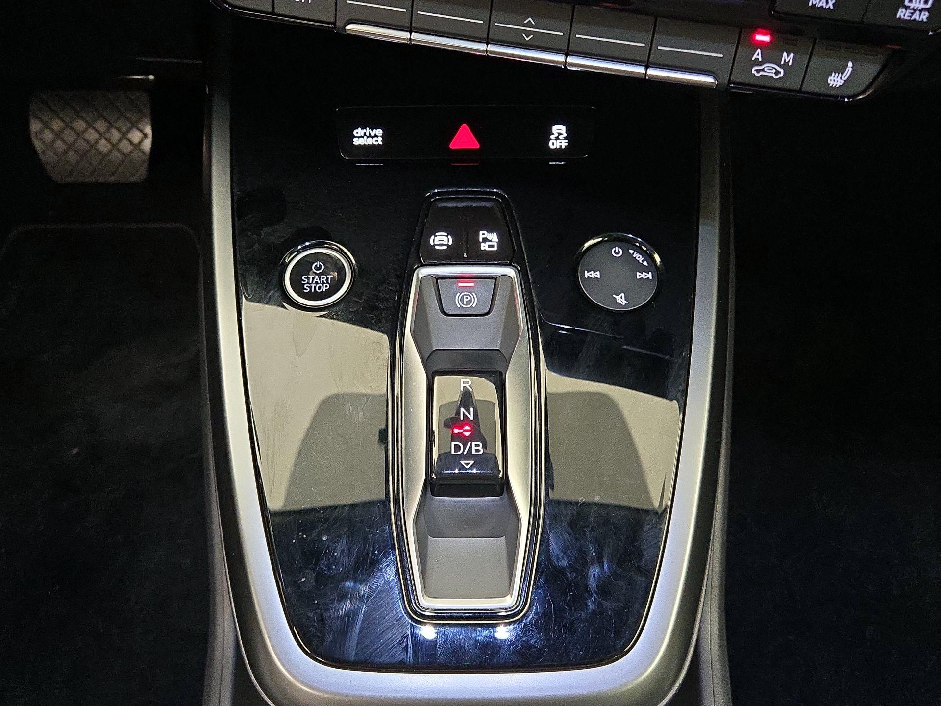 Thumbnail: 2023 Audi Q4 e-tron - 18