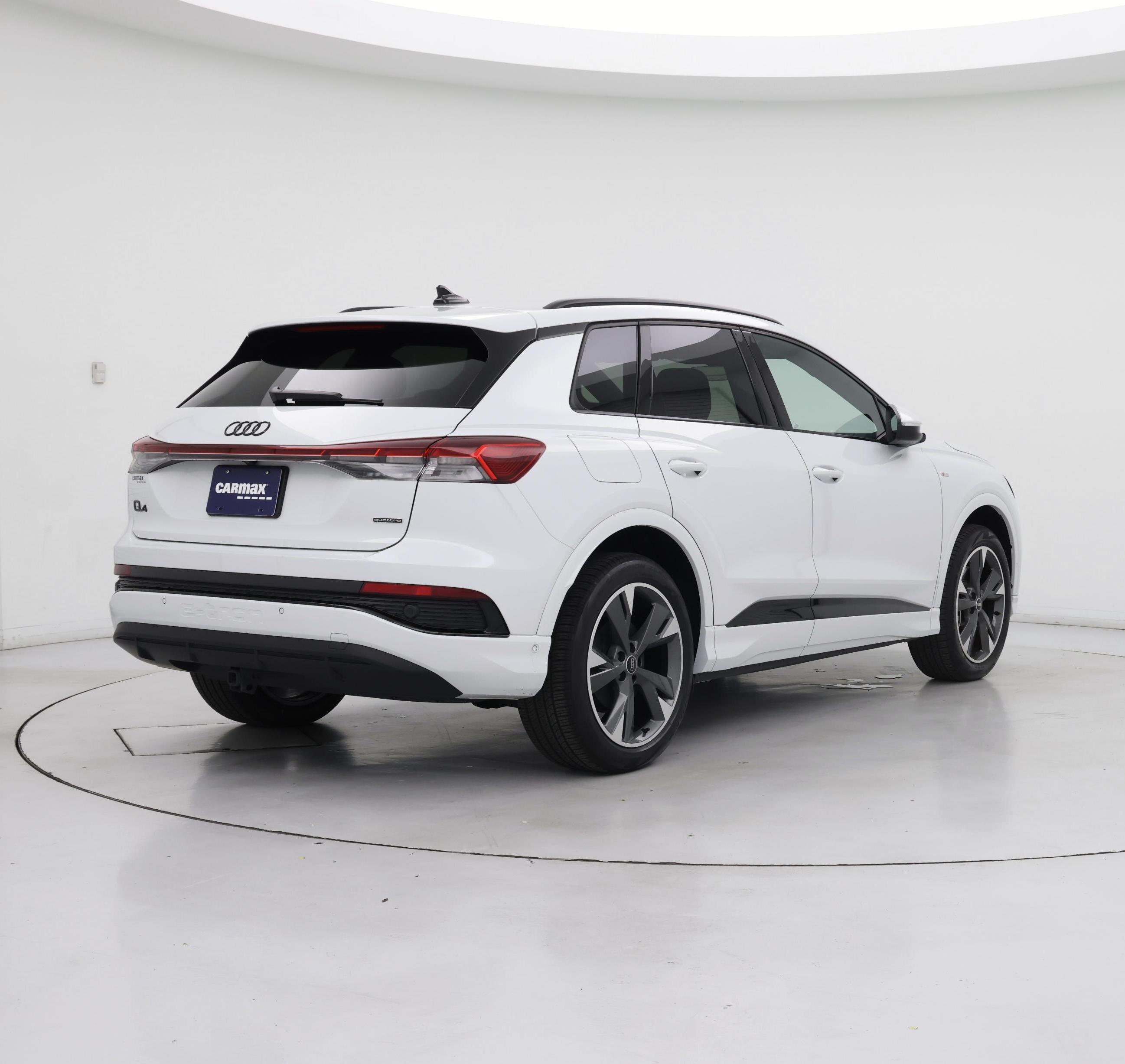 Thumbnail: 2023 Audi Q4 e-tron - 8