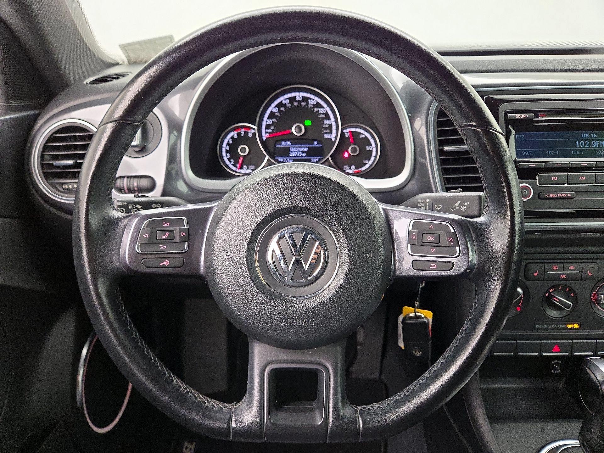 Thumbnail: 2014 Volkswagen Beetle - 10