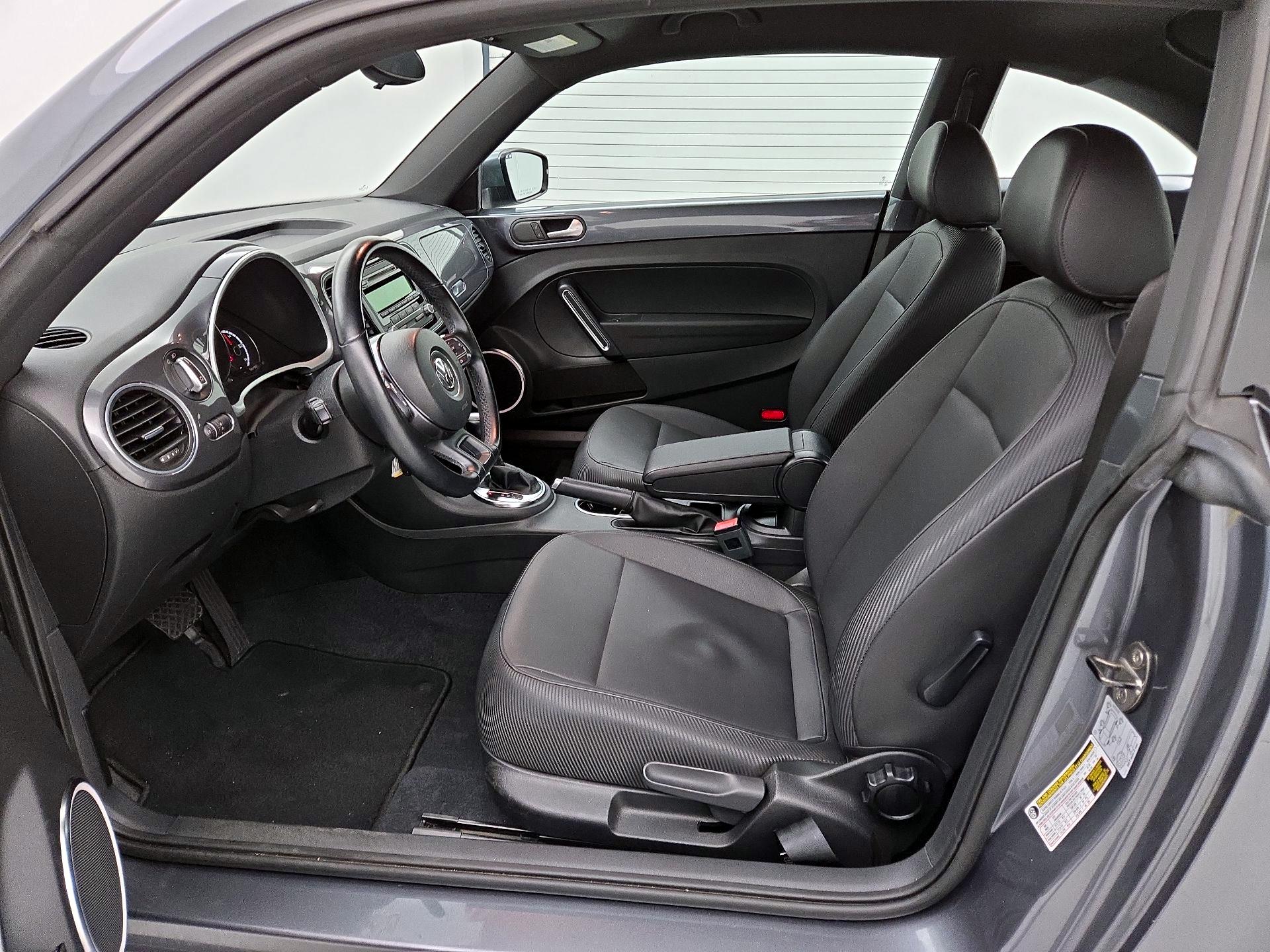 Thumbnail: 2014 Volkswagen Beetle - 11