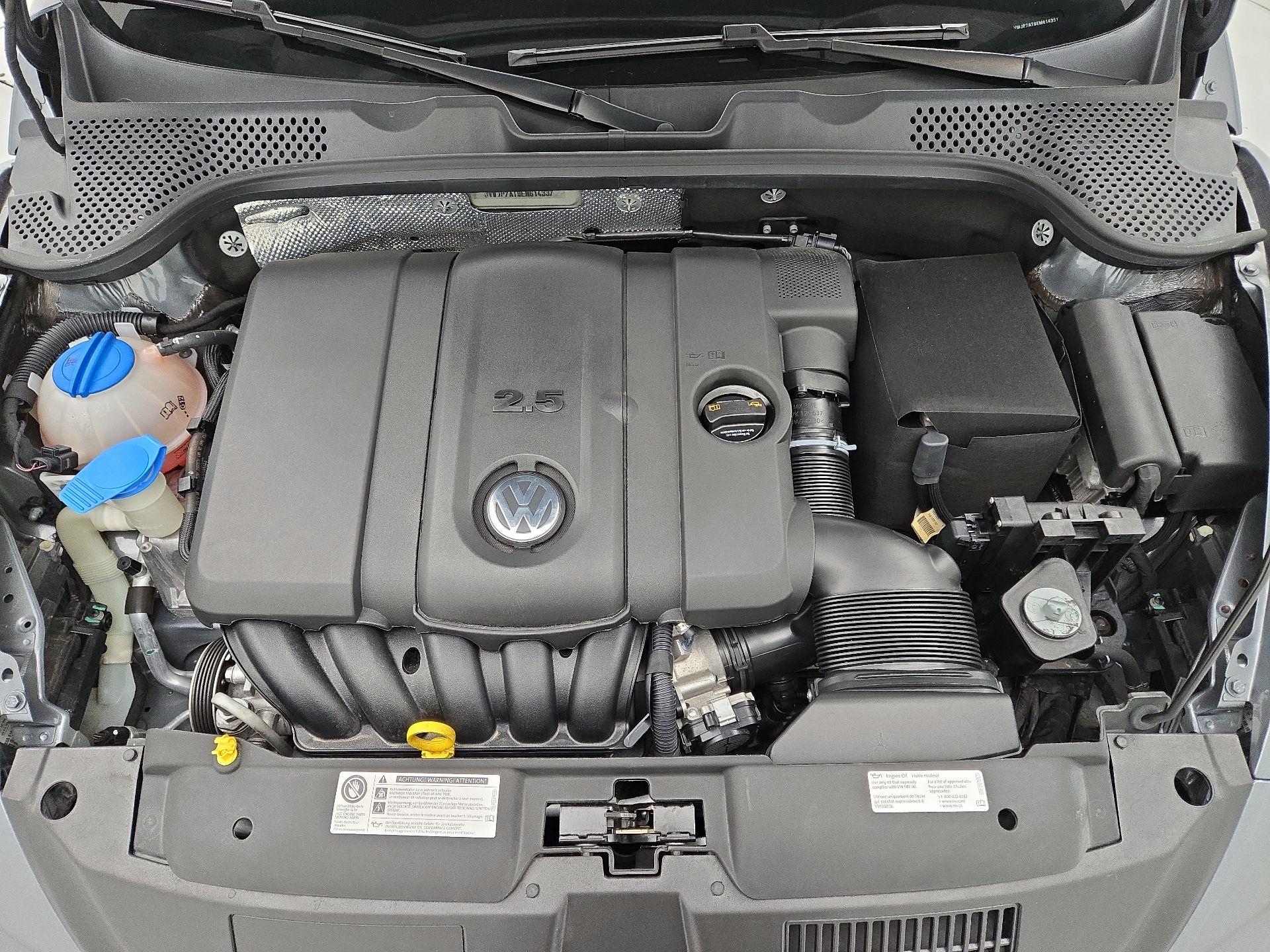 Thumbnail: 2014 Volkswagen Beetle - 19