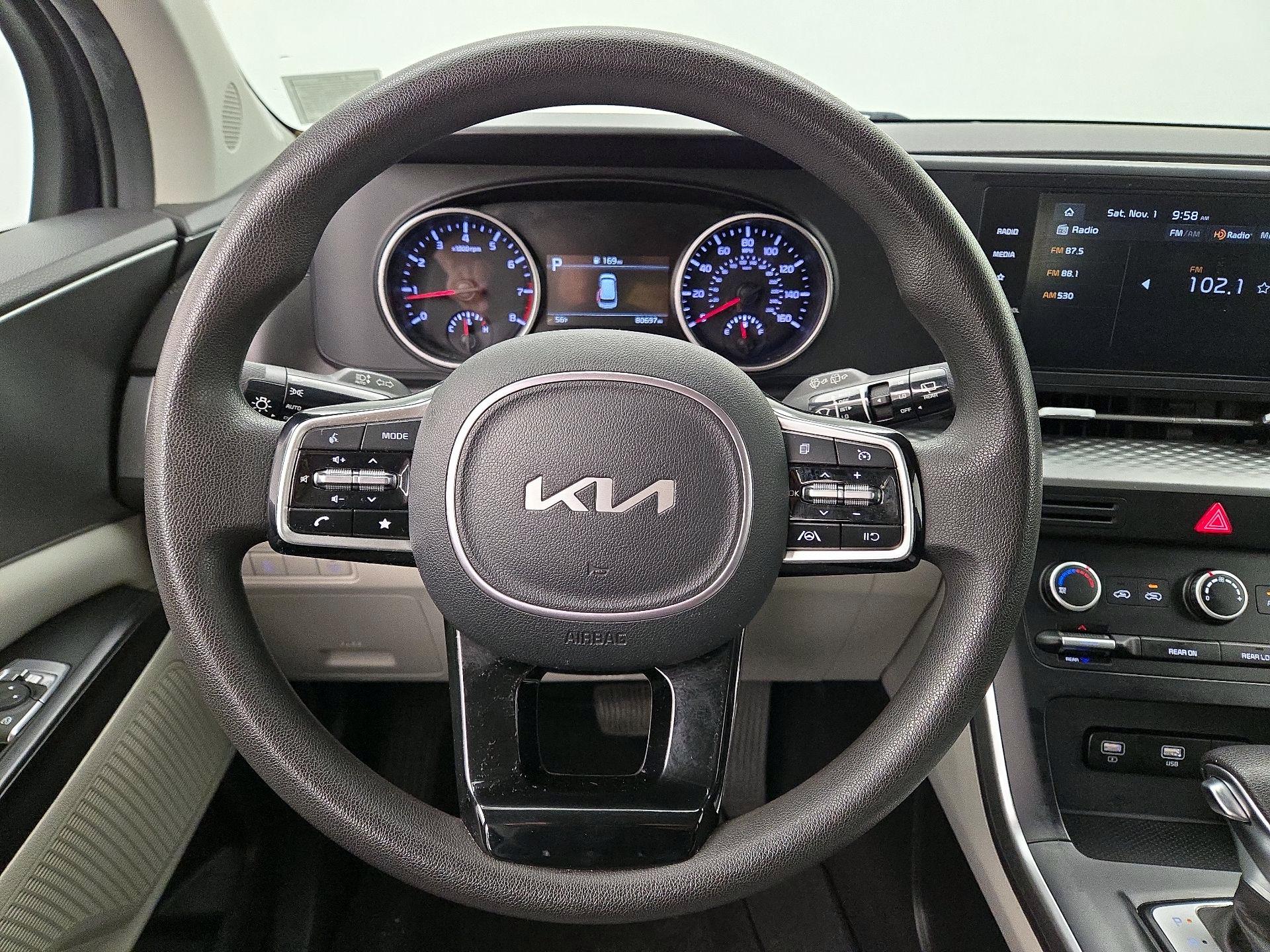 Thumbnail: 2023 Kia Carnival - 10