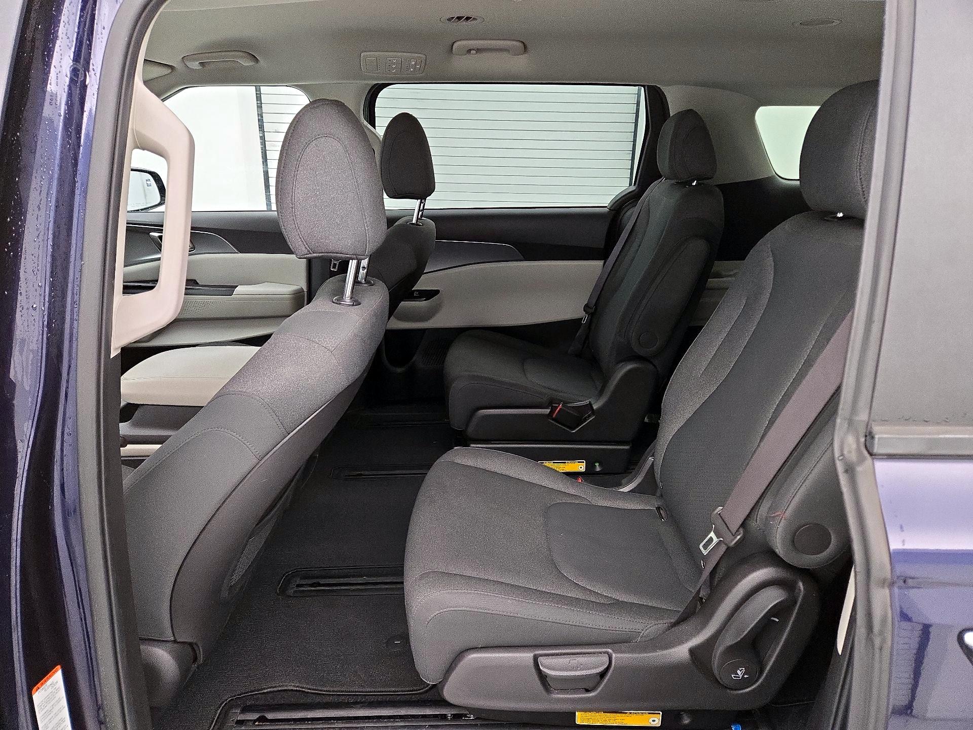 Thumbnail: 2023 Kia Carnival - 19