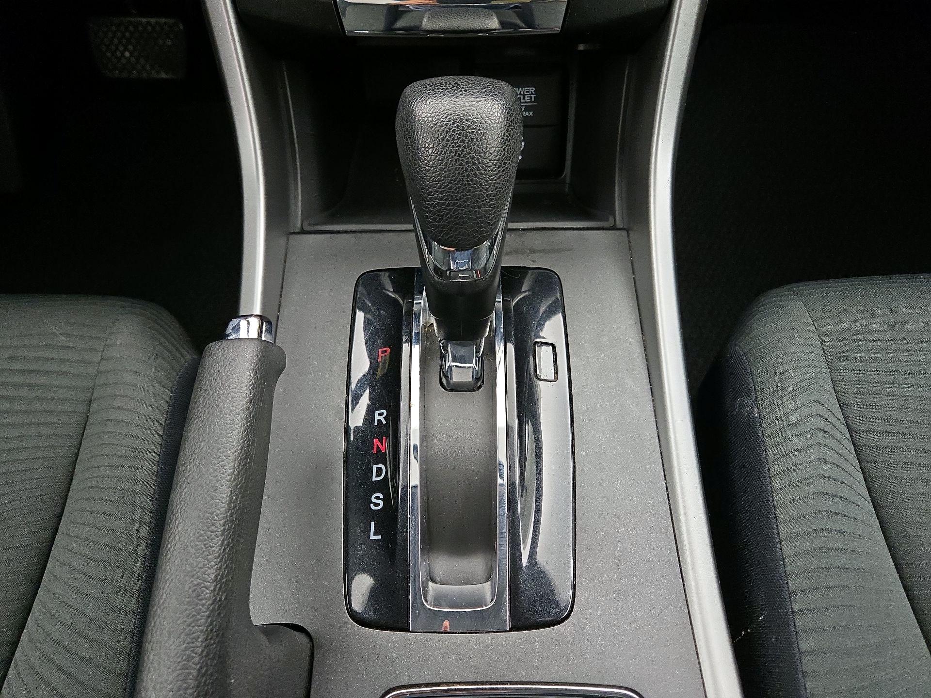 Thumbnail: 2015 Honda Accord - 17