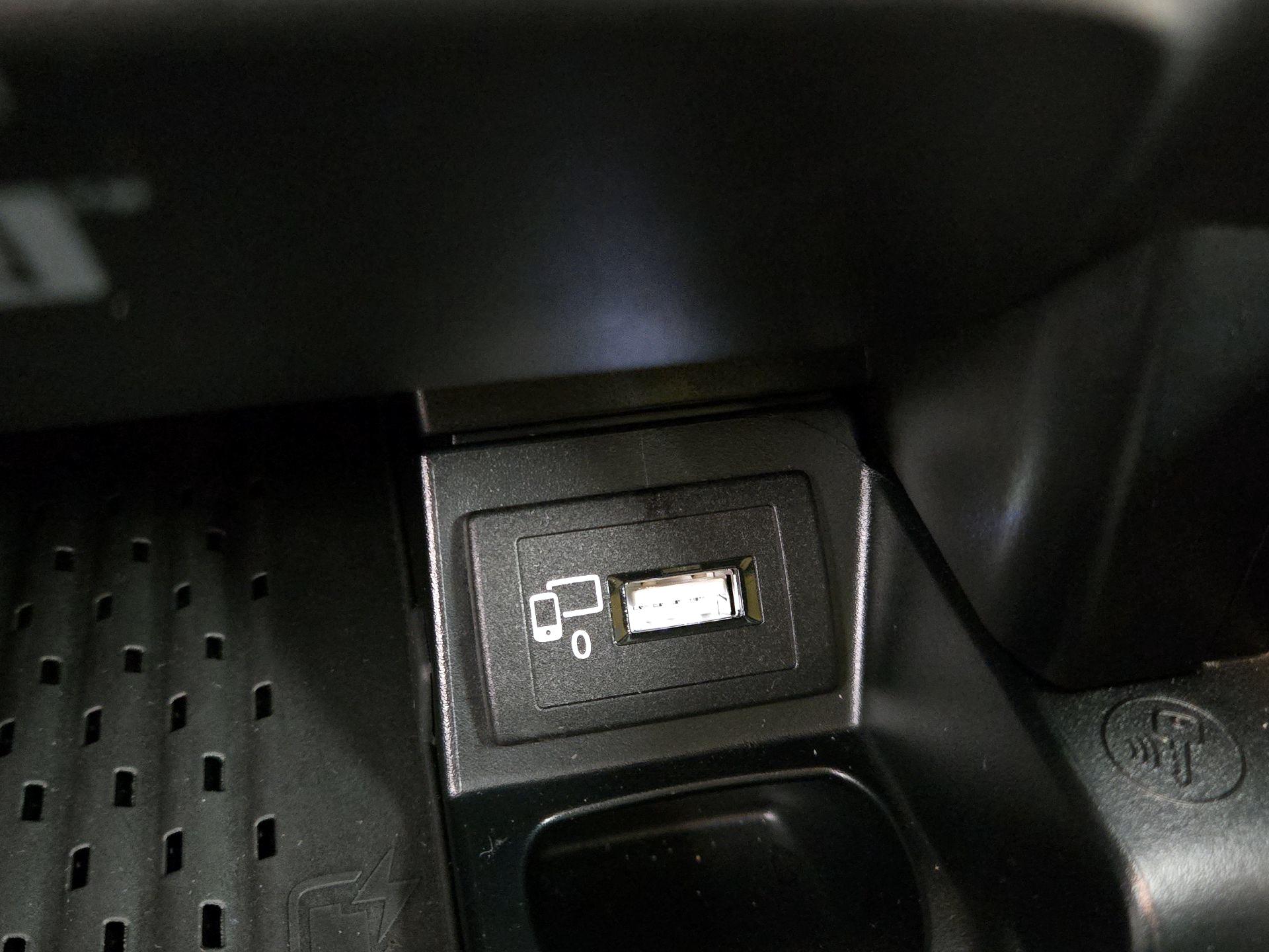 Thumbnail: 2017 Mercedes-Benz E-Class - 19