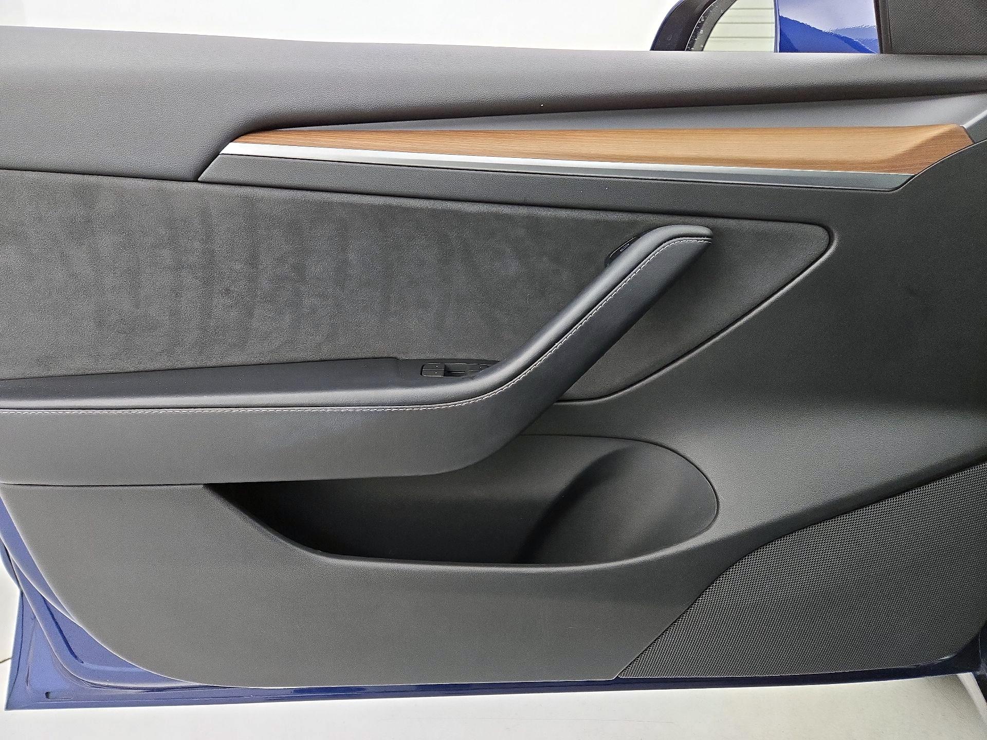 Thumbnail: 2022 Tesla Model 3 - 12