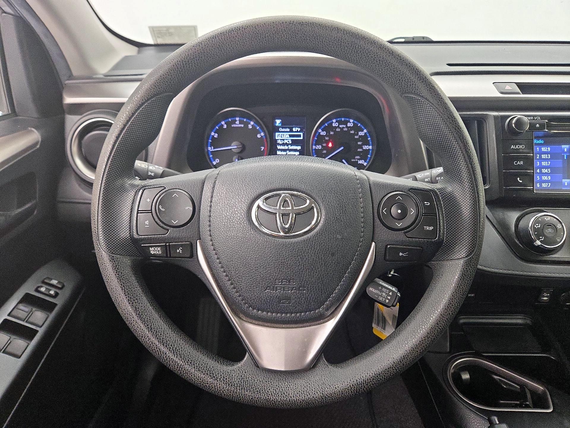 Thumbnail: 2018 Toyota RAV4 - 10