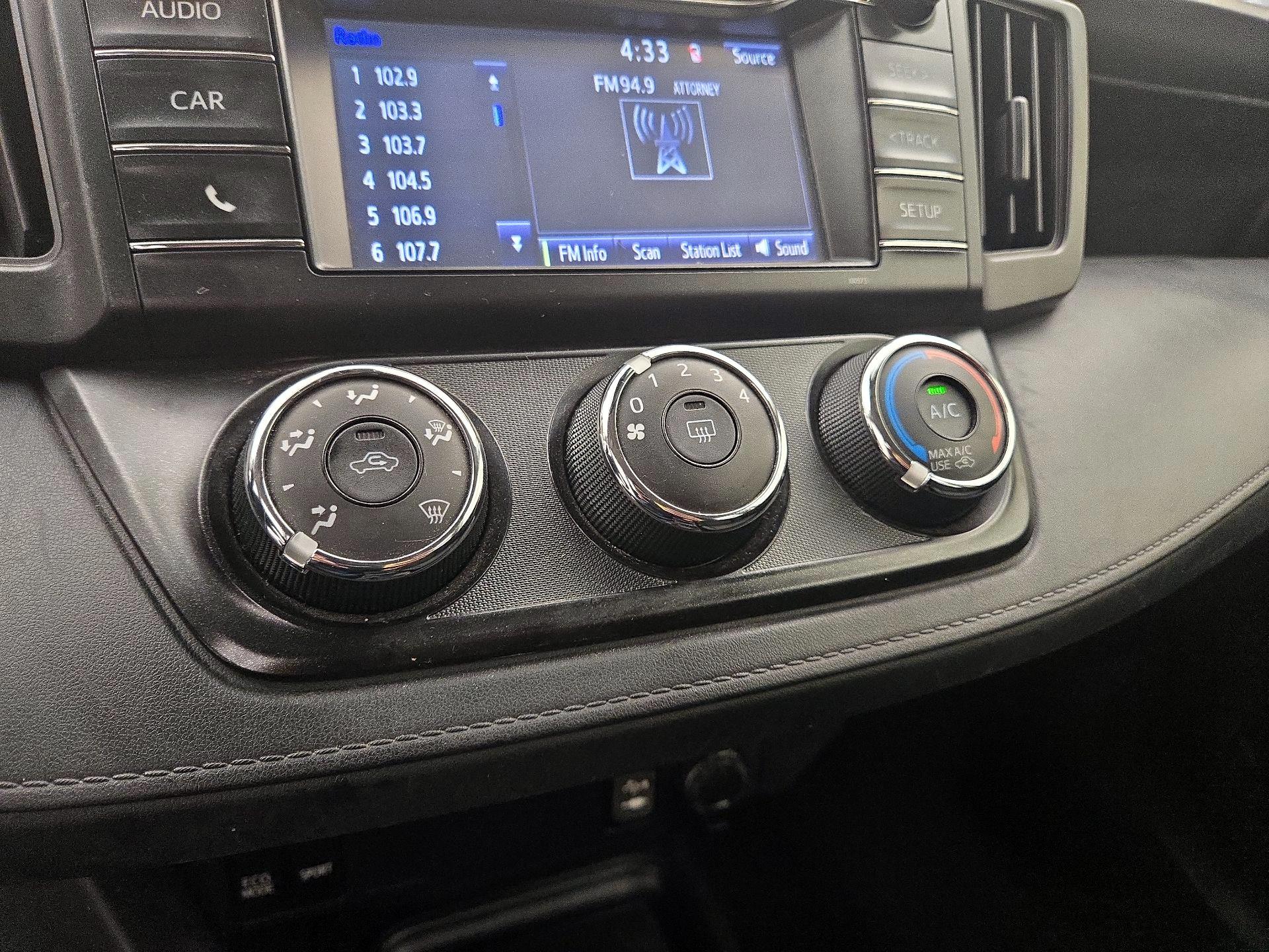 Thumbnail: 2018 Toyota RAV4 - 16