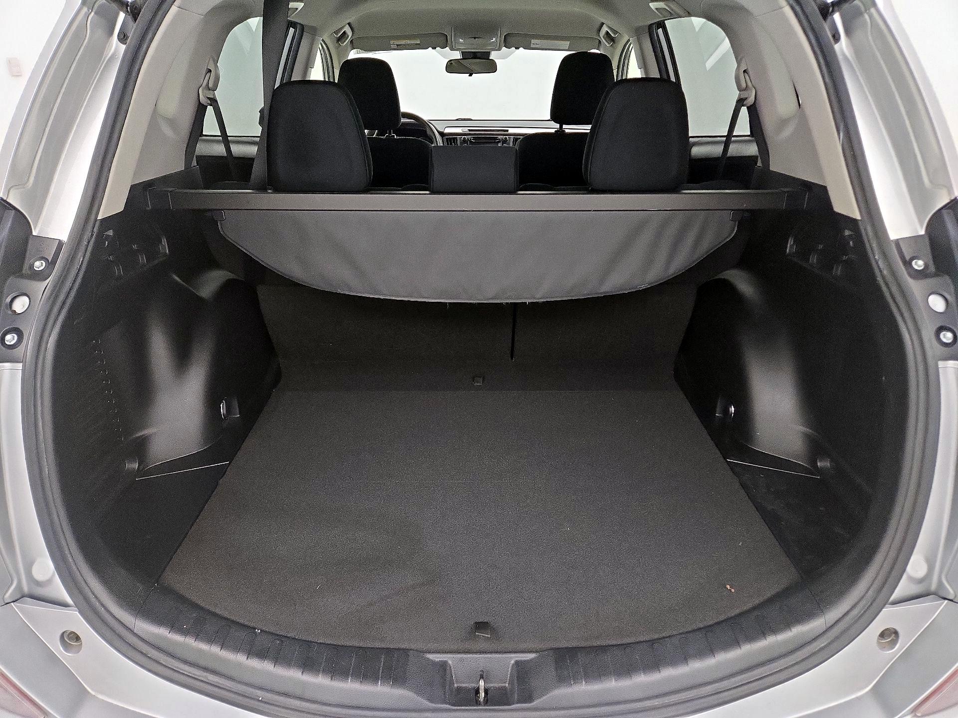 Thumbnail: 2018 Toyota RAV4 - 20