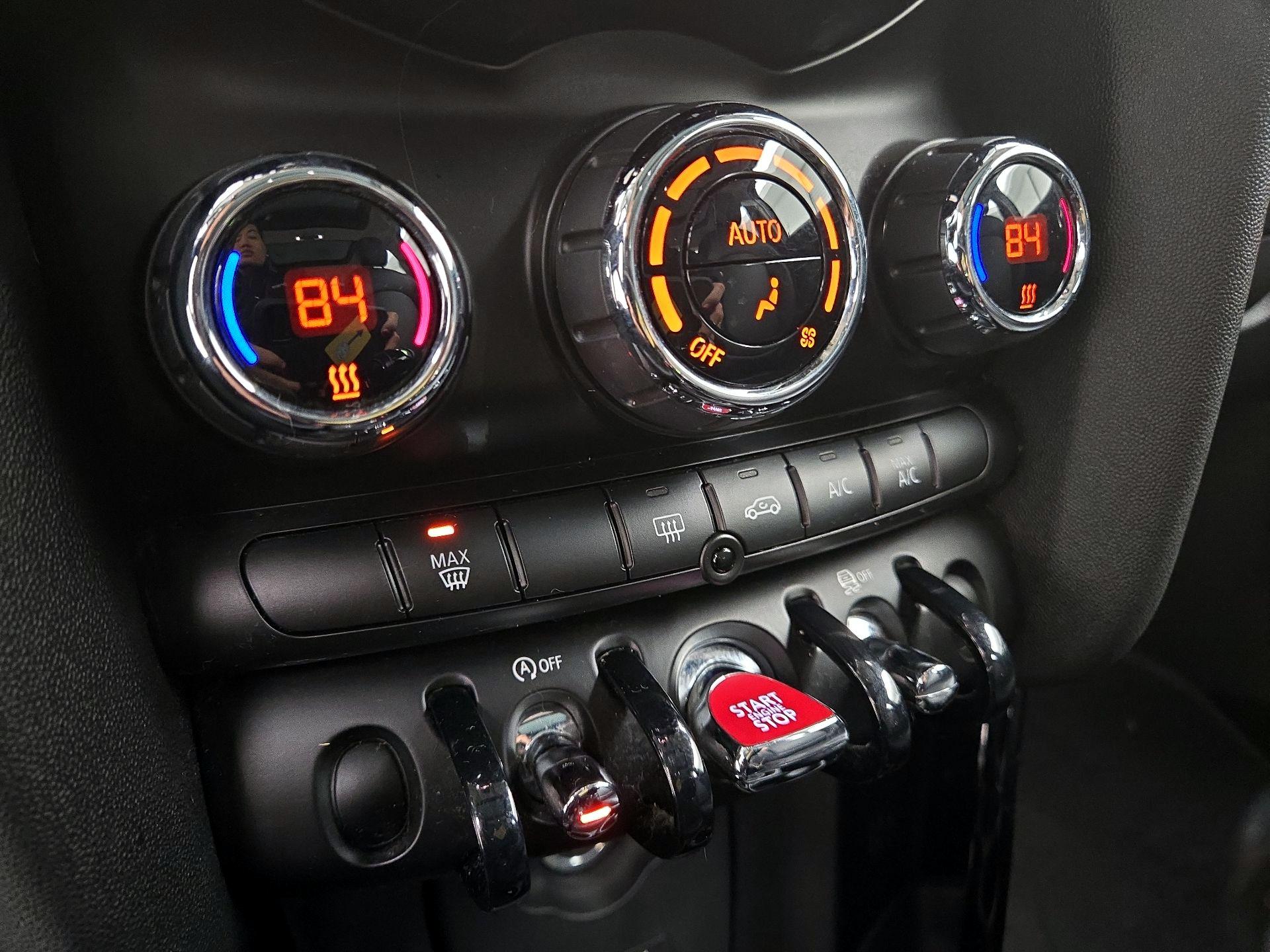 Thumbnail: 2017 MINI Cooper Hardtop - 15