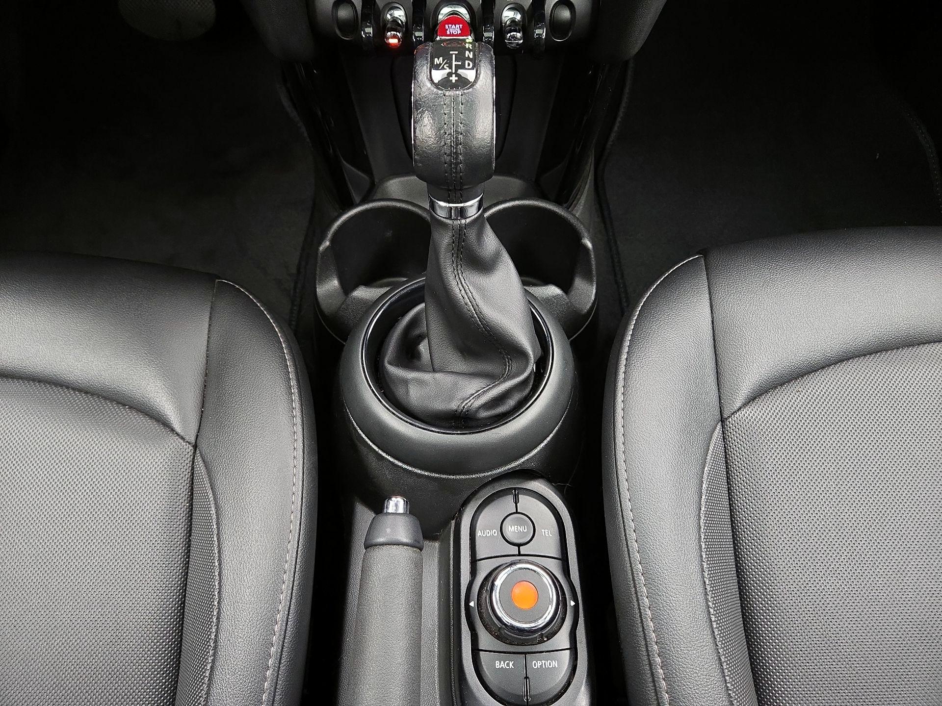 Thumbnail: 2017 MINI Cooper Hardtop - 16