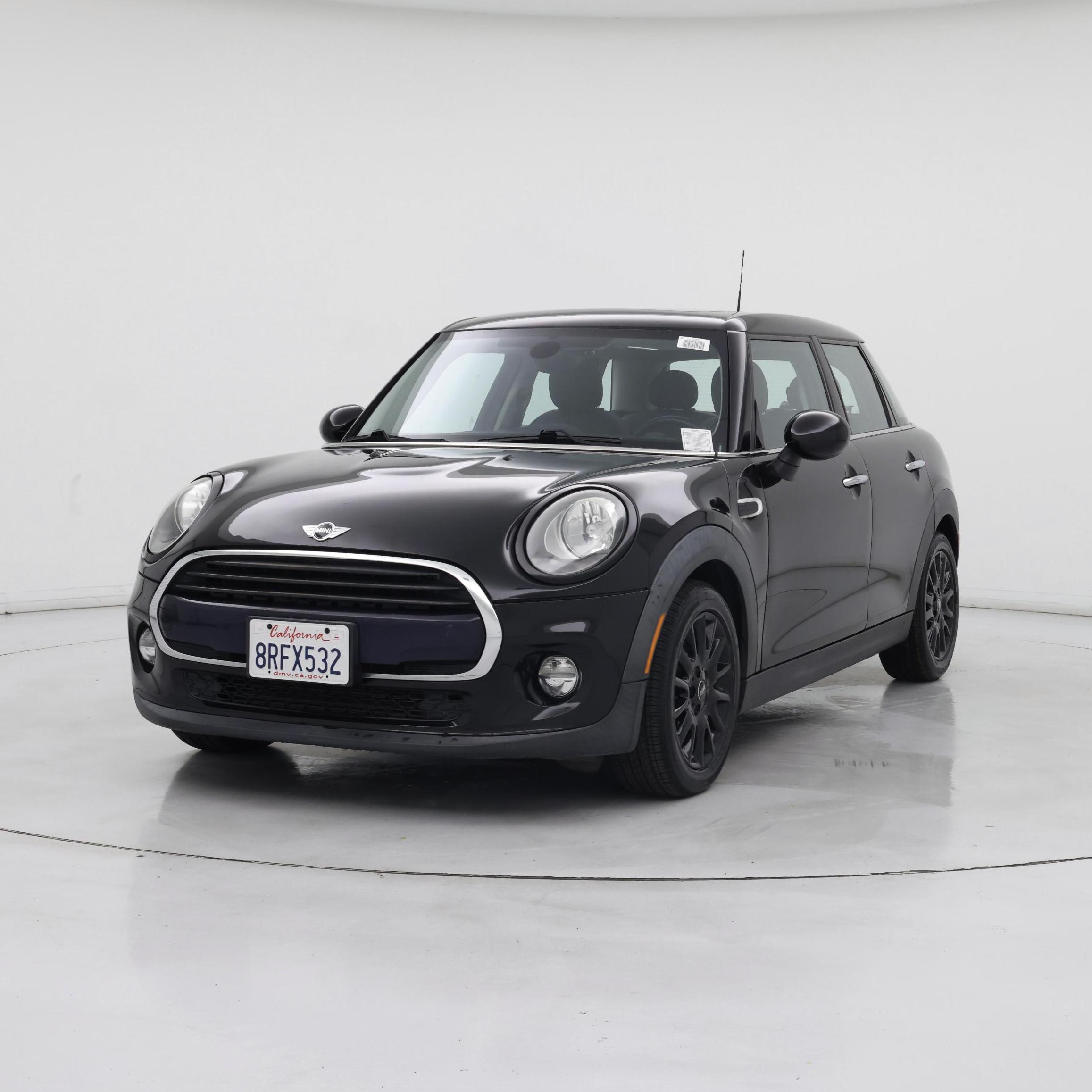Thumbnail: 2017 MINI Cooper Hardtop - 4