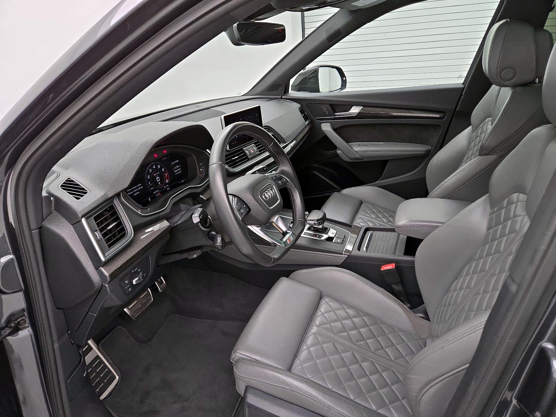 Thumbnail: 2019 Audi SQ5 - 11