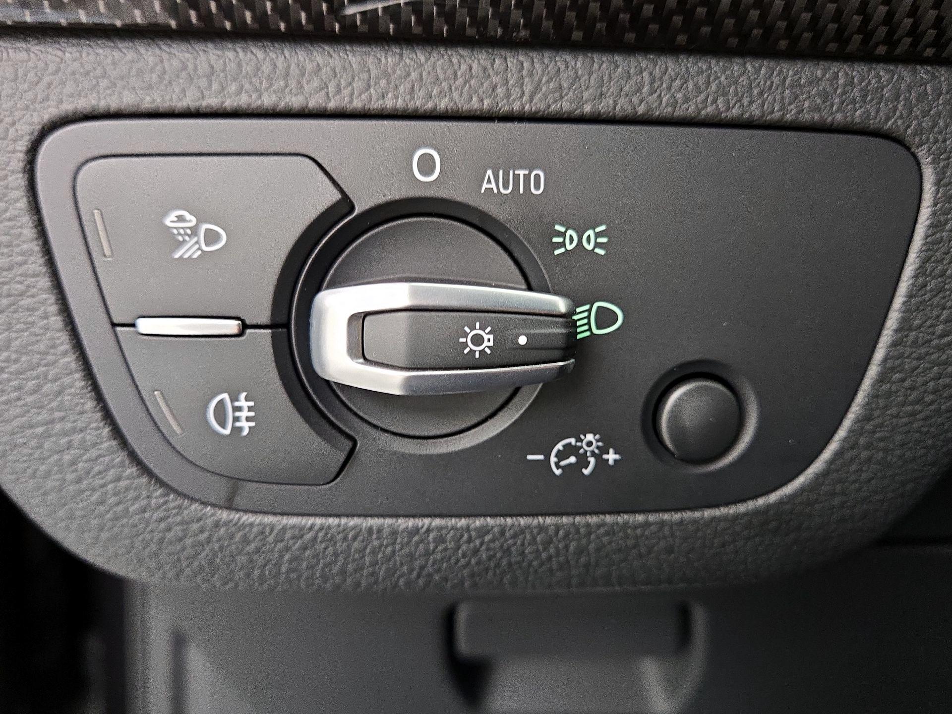 Thumbnail: 2019 Audi SQ5 - 13