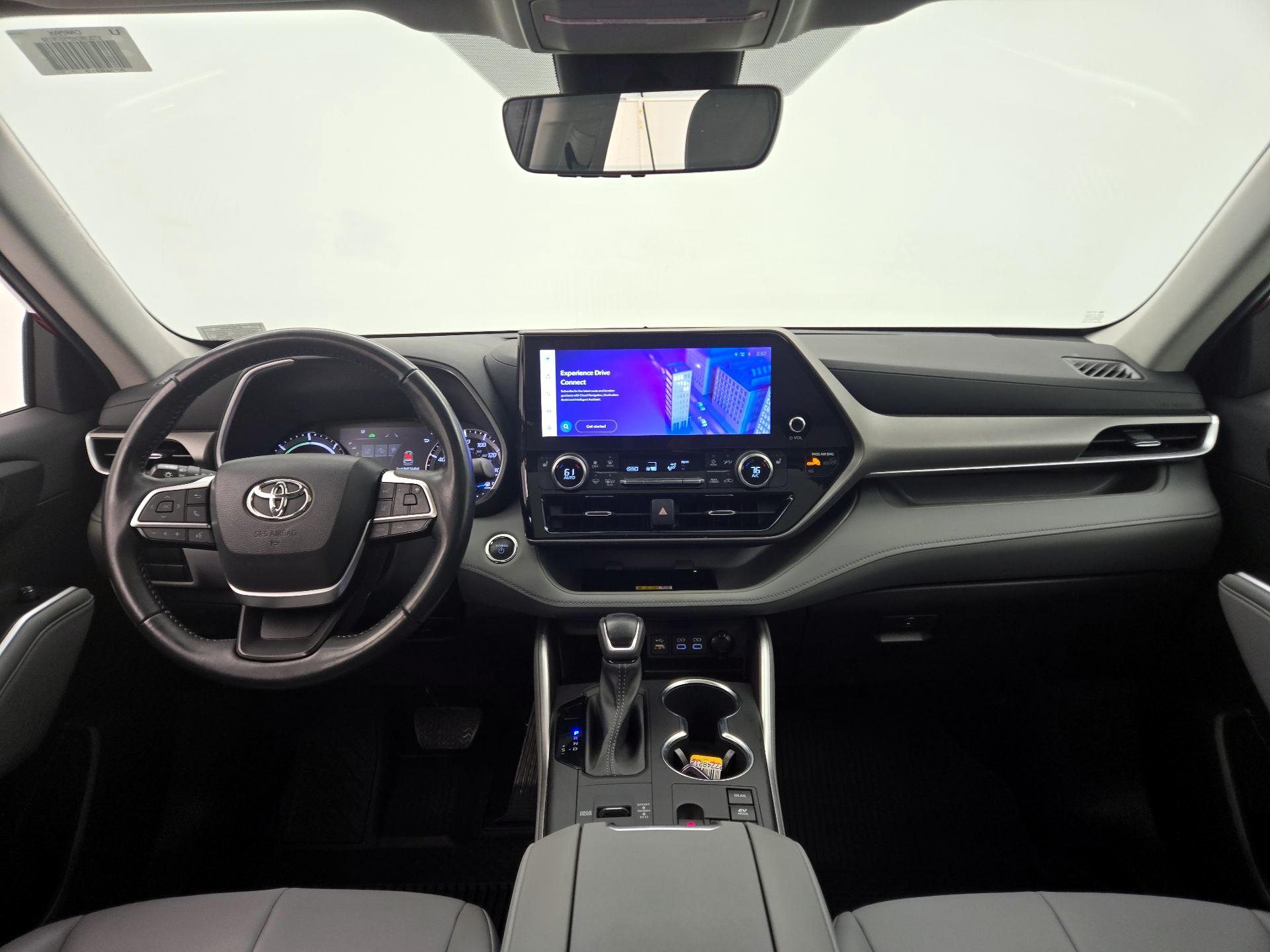 Thumbnail: 2023 Toyota Highlander - 9