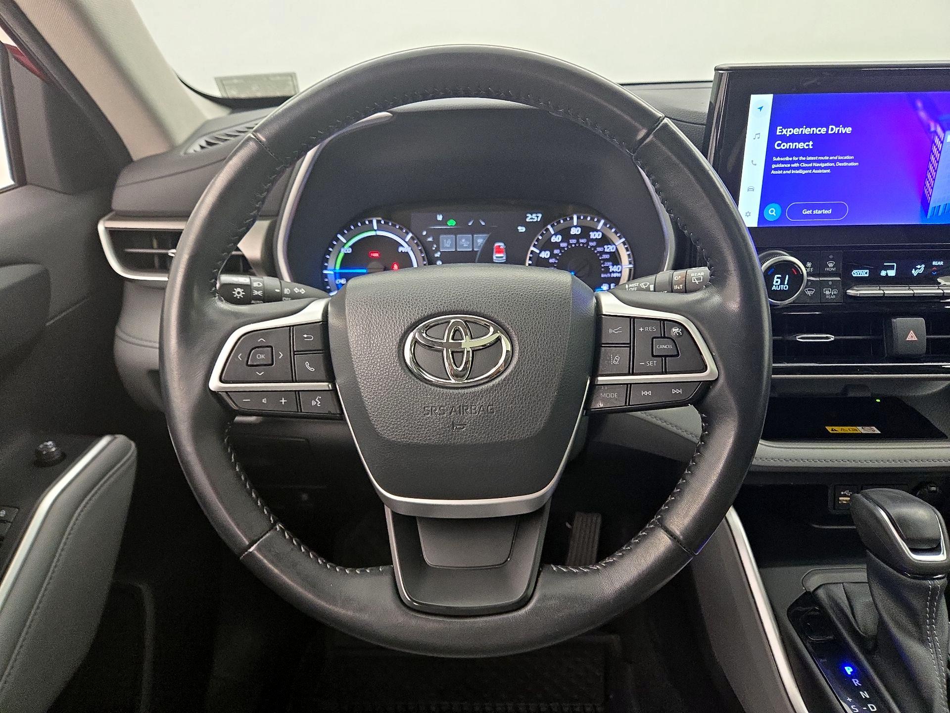 Thumbnail: 2023 Toyota Highlander - 10