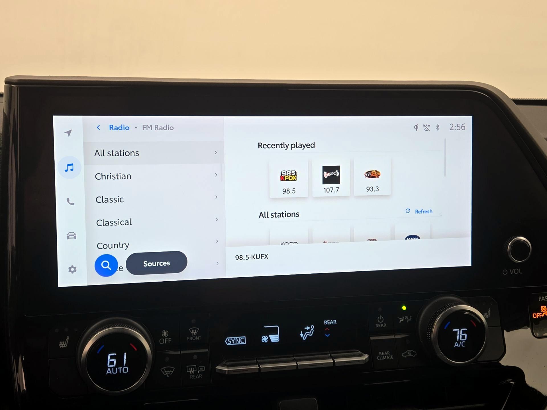 Thumbnail: 2023 Toyota Highlander - 16