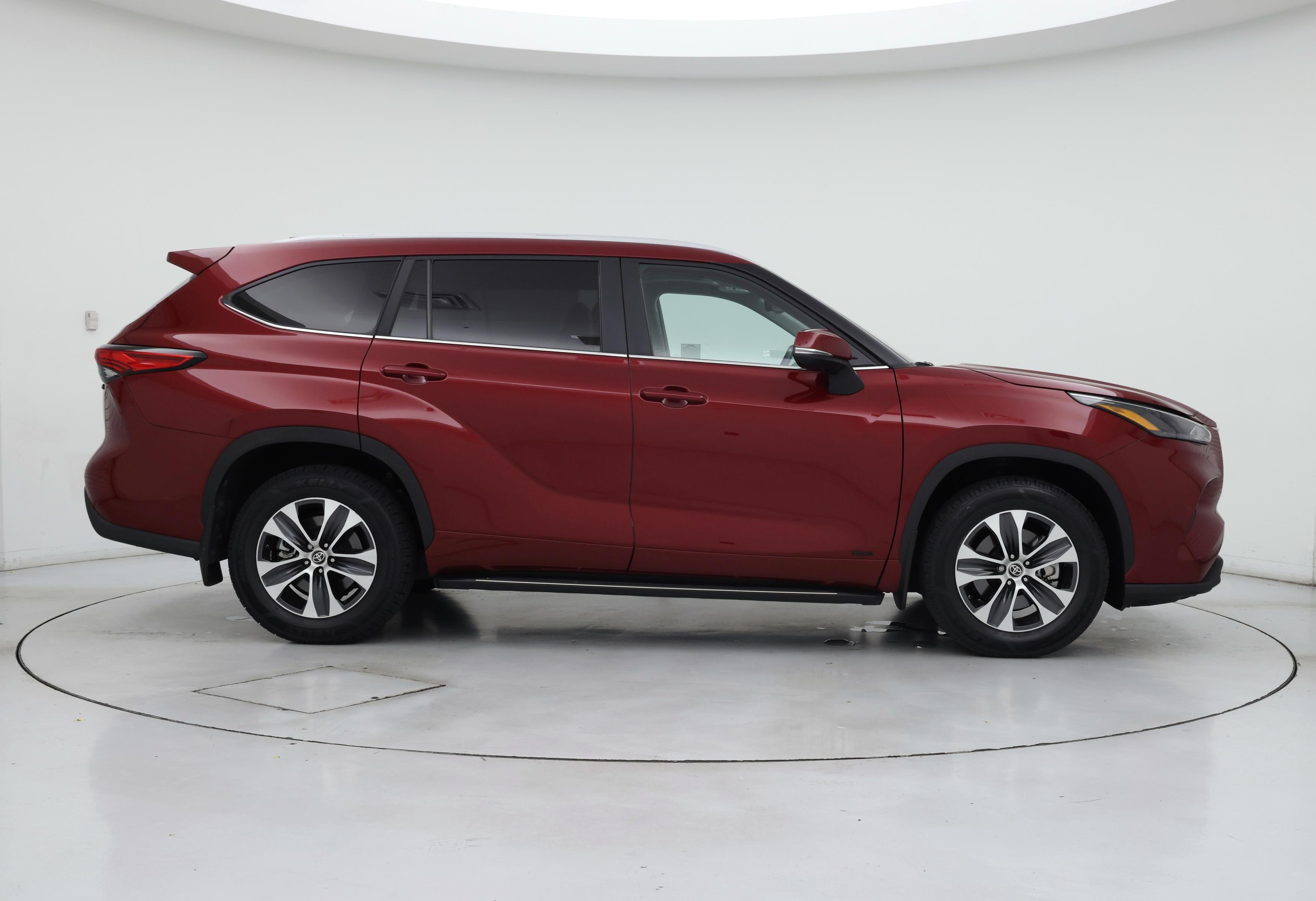Thumbnail: 2023 Toyota Highlander - 7