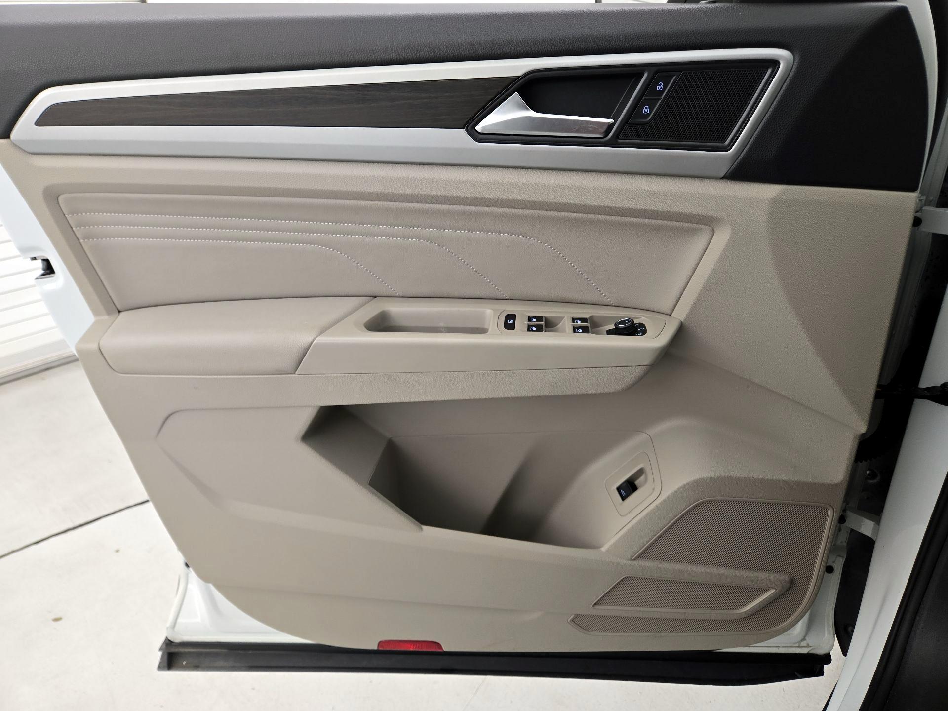 Thumbnail: 2021 Volkswagen Atlas - 12