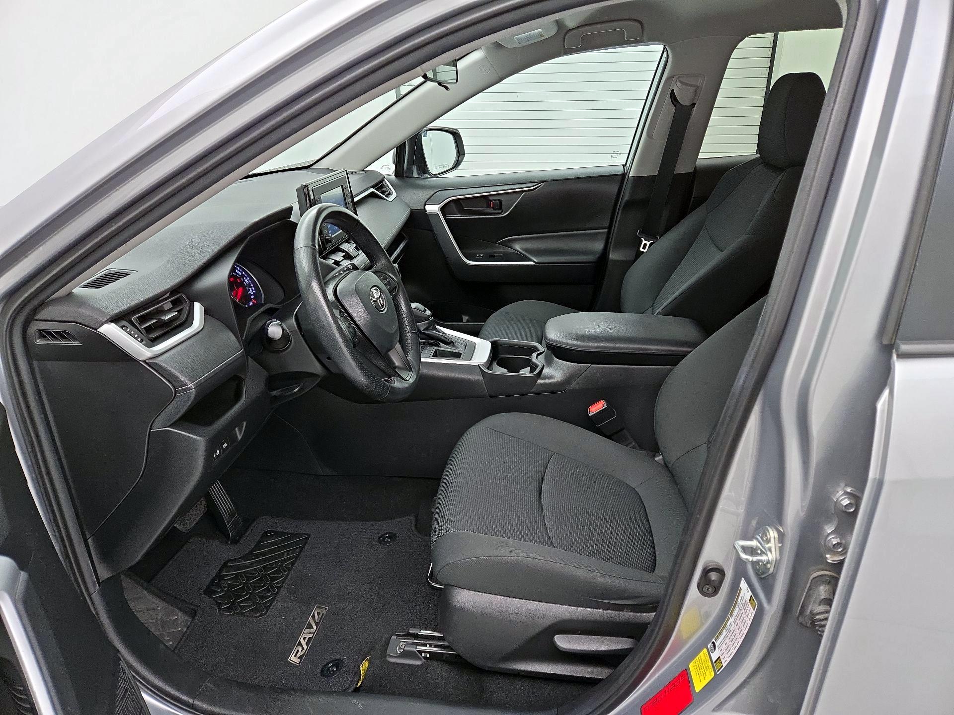 Thumbnail: 2021 Toyota RAV4 - 11