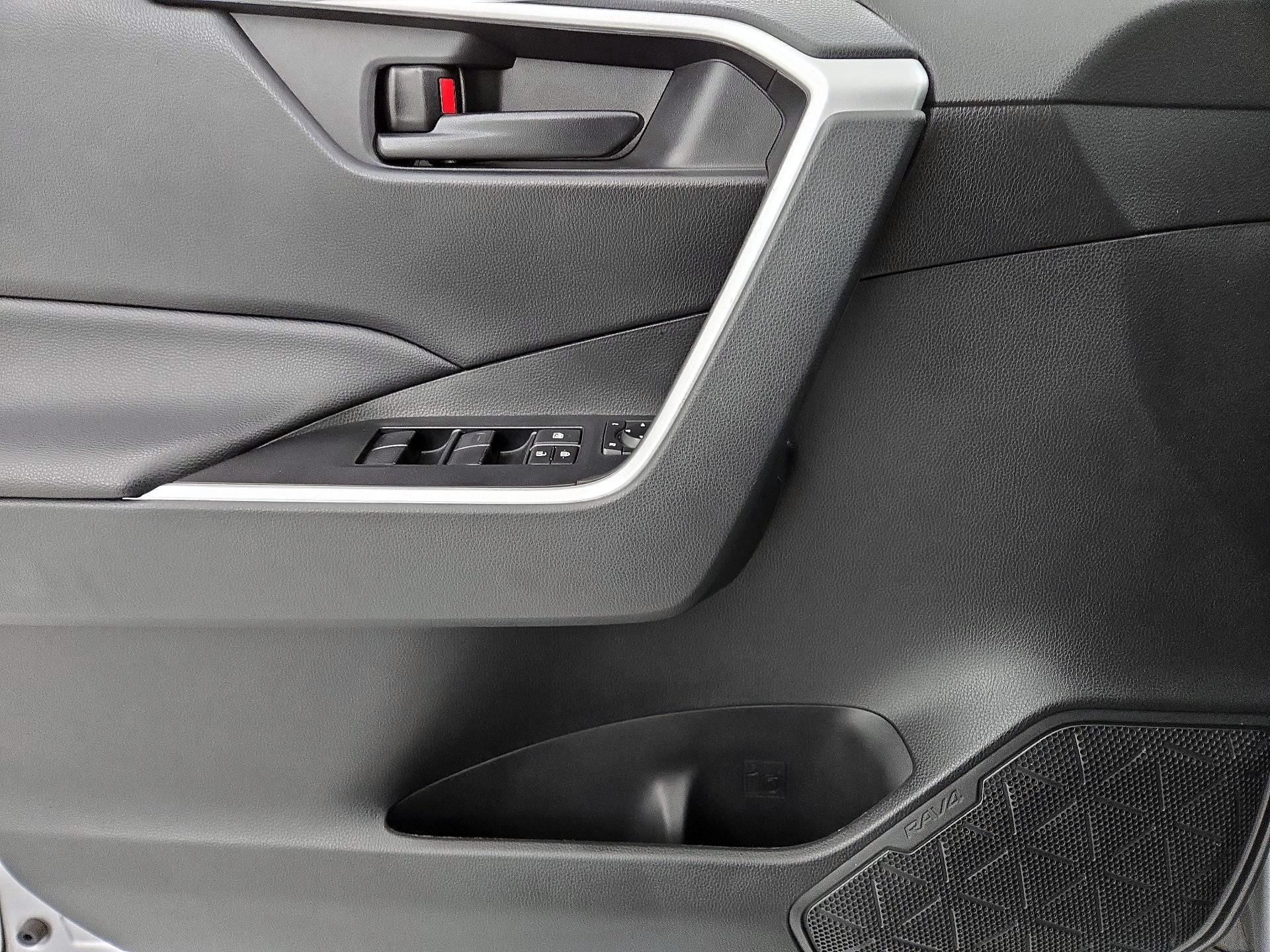 Thumbnail: 2021 Toyota RAV4 - 12